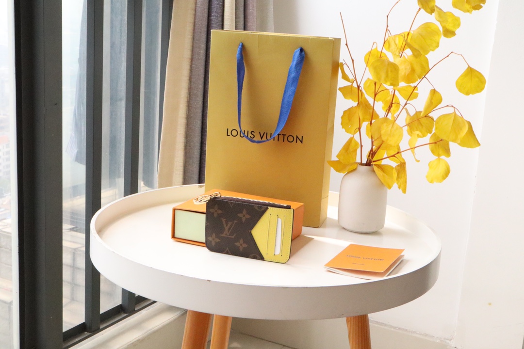 루이비통 Louis Vuitton M81882 카드 케이스 12CM