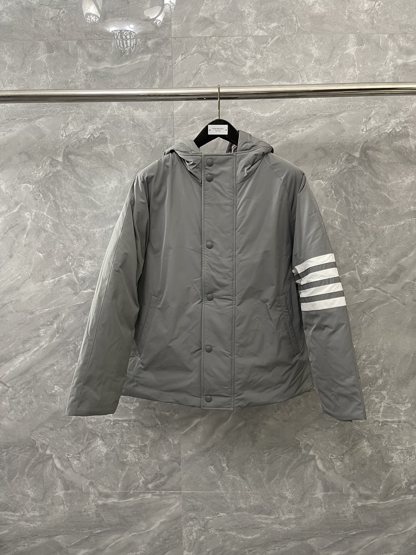 톰브라운 Thom Browne 패딩.