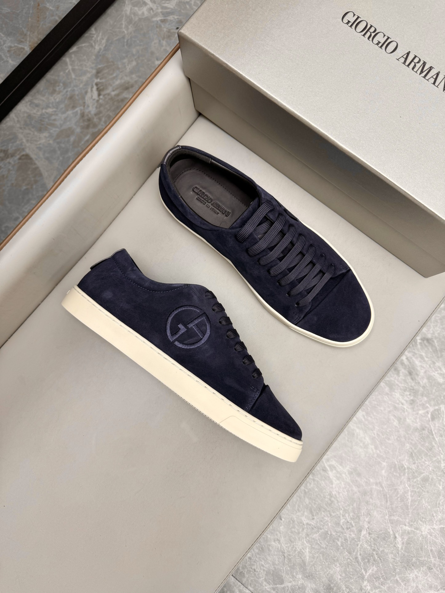 GIORGIO ARMANI 스니커즈