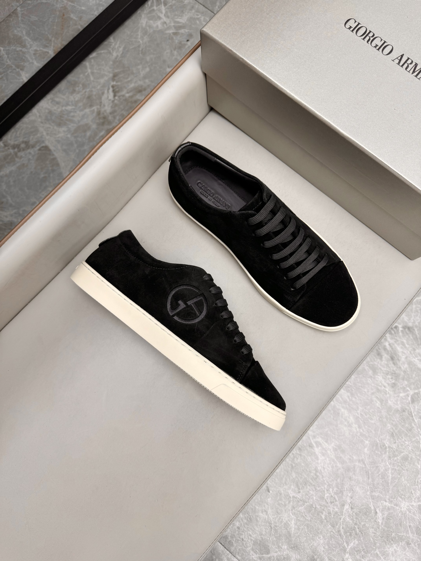 GIORGIO ARMANI 스니커즈