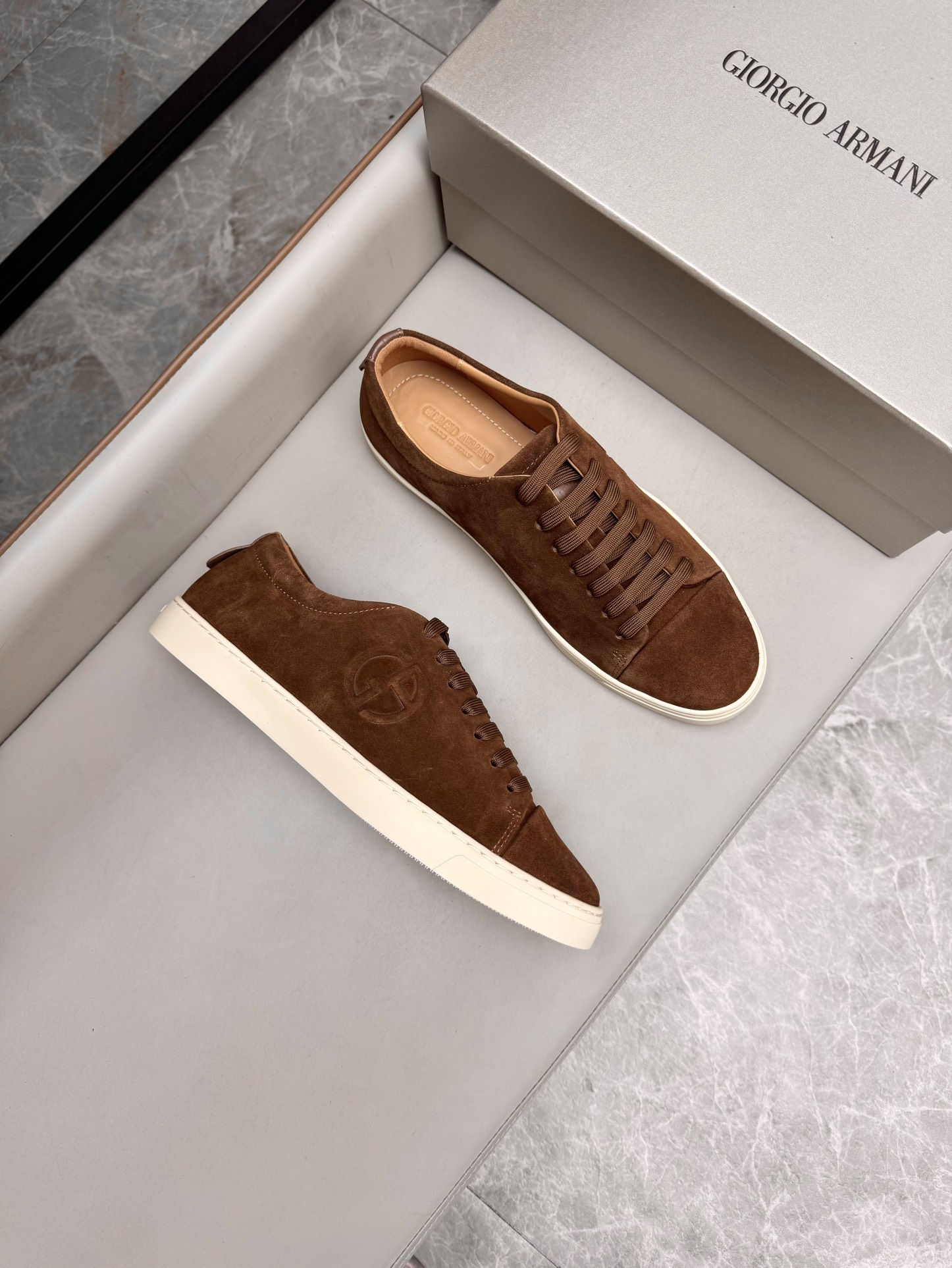 GIORGIO ARMANI 스니커즈