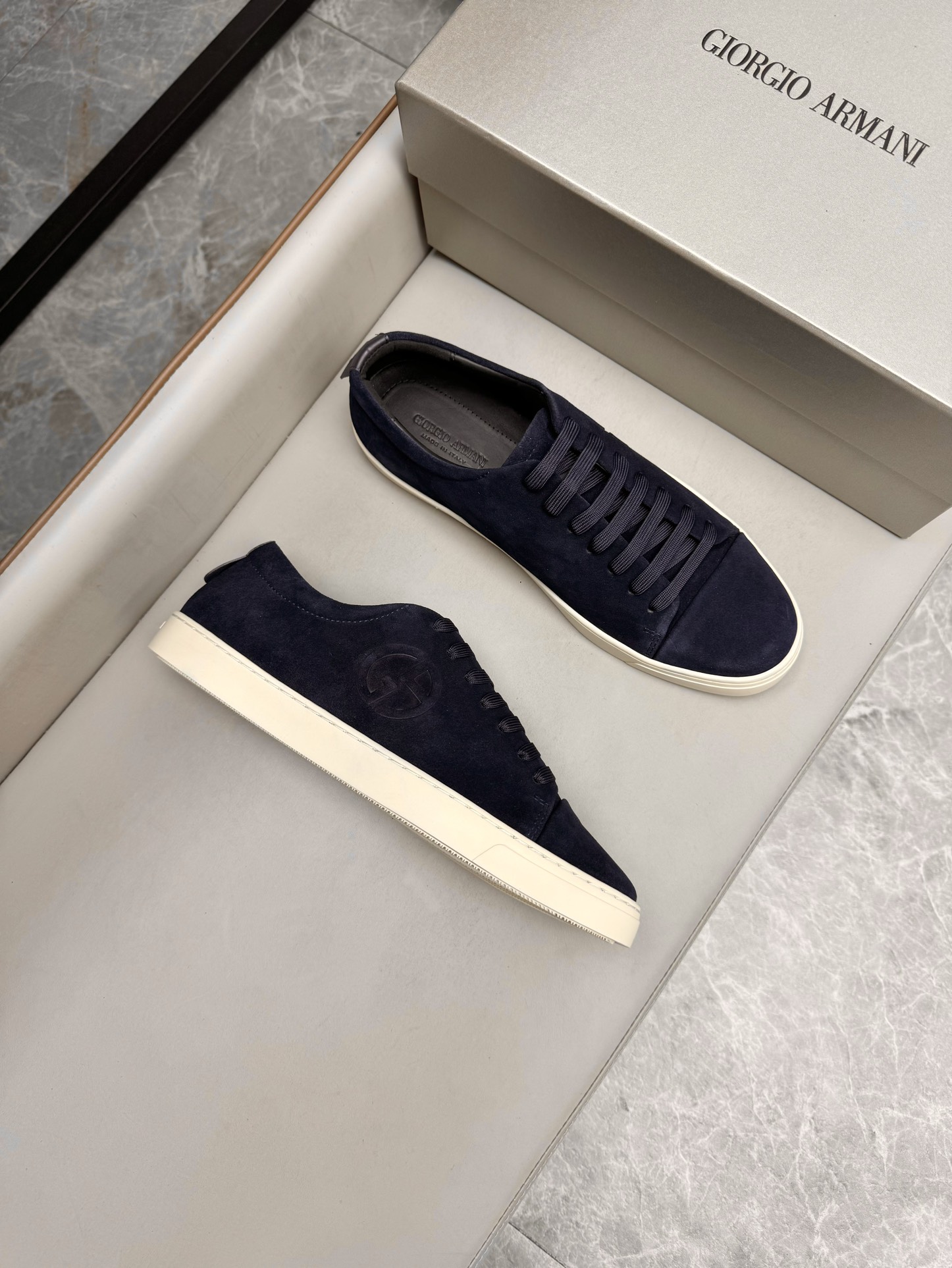 GIORGIO ARMANI 스니커즈