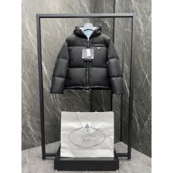프라다 Prada(Re-Nylon) 패딩