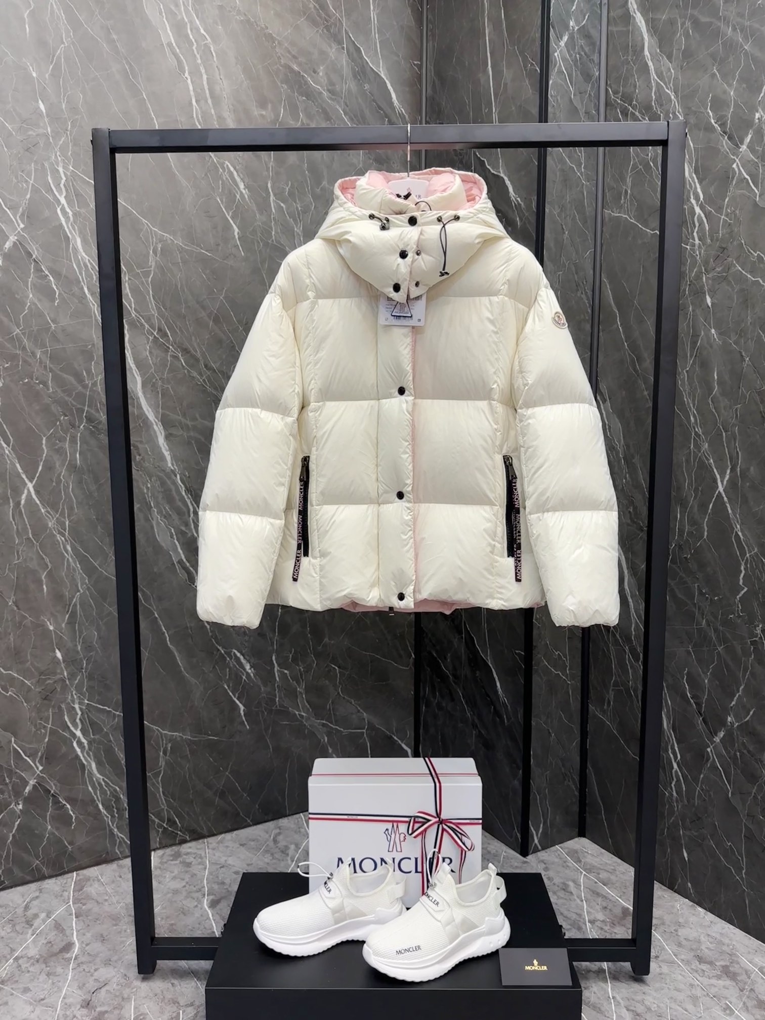 몽클레어 Moncler parana 파라나 패딩