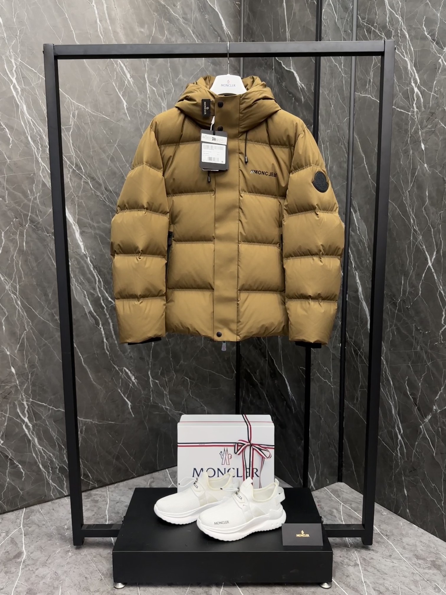몽클레어 Moncler Matt Black 패딩
