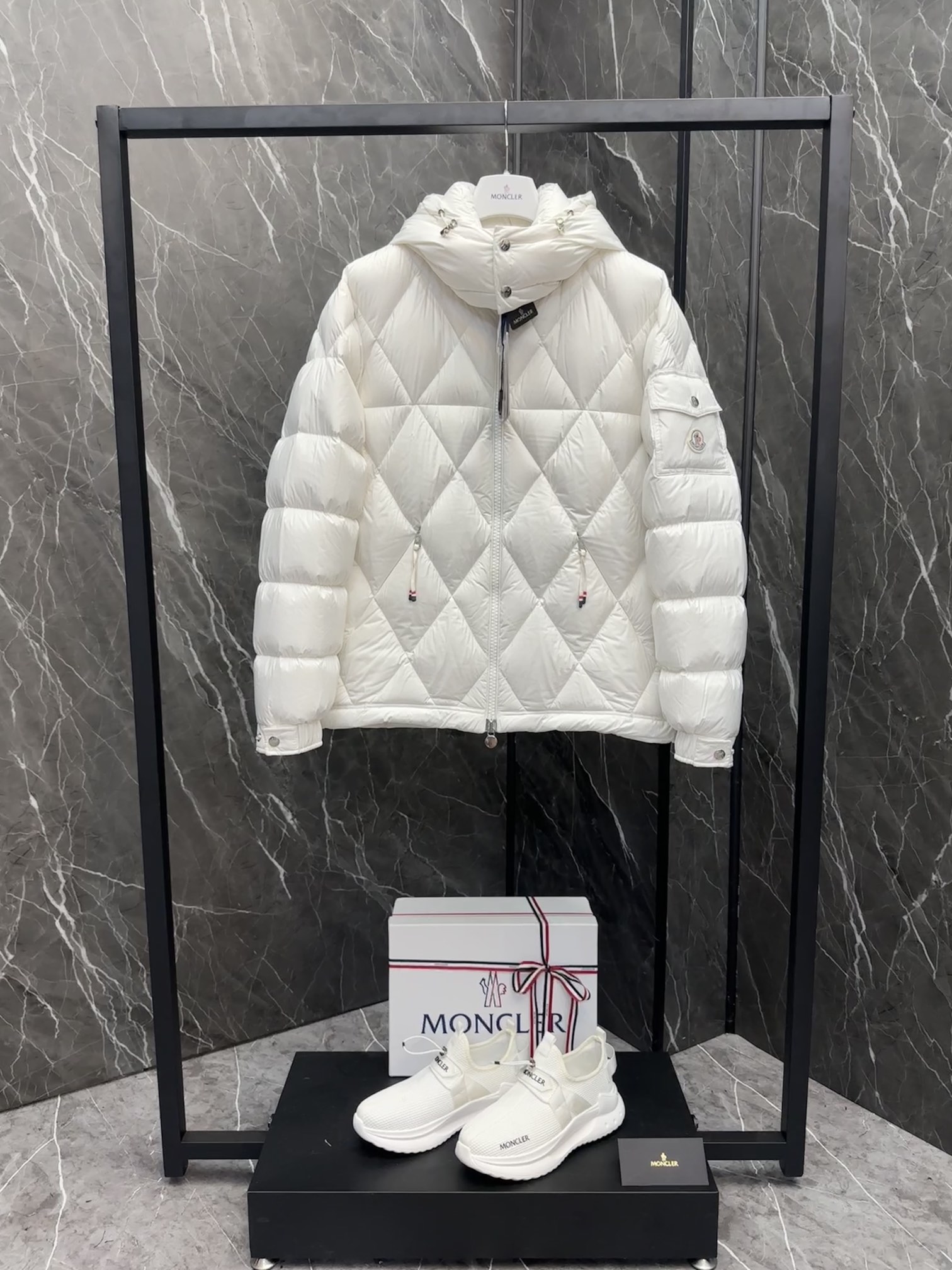 몽클레어 Moncler Averole 아베롤 패딩