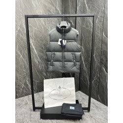 프라다 Prada 패딩 조끼