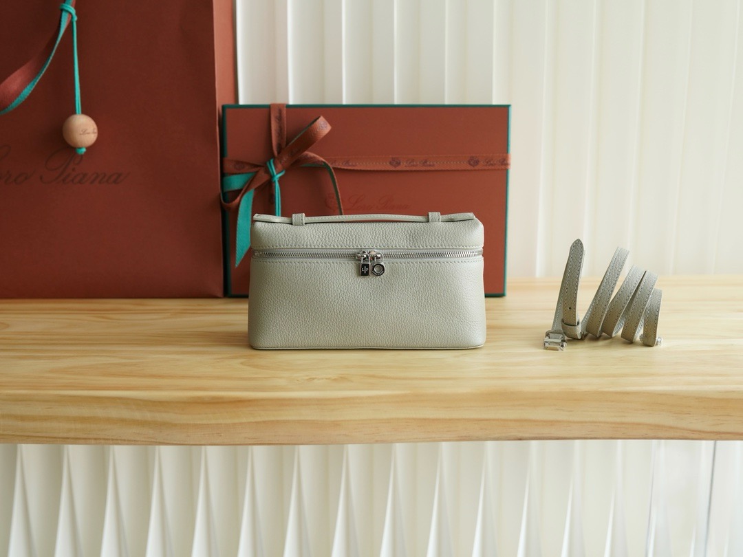 로로피아나 Loro Piana Extra Pocket L19