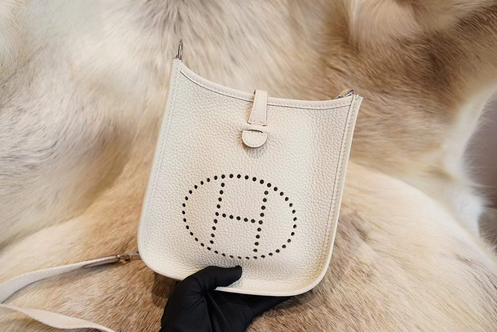 에르메스 Hermes Mini Evelyne Clemence