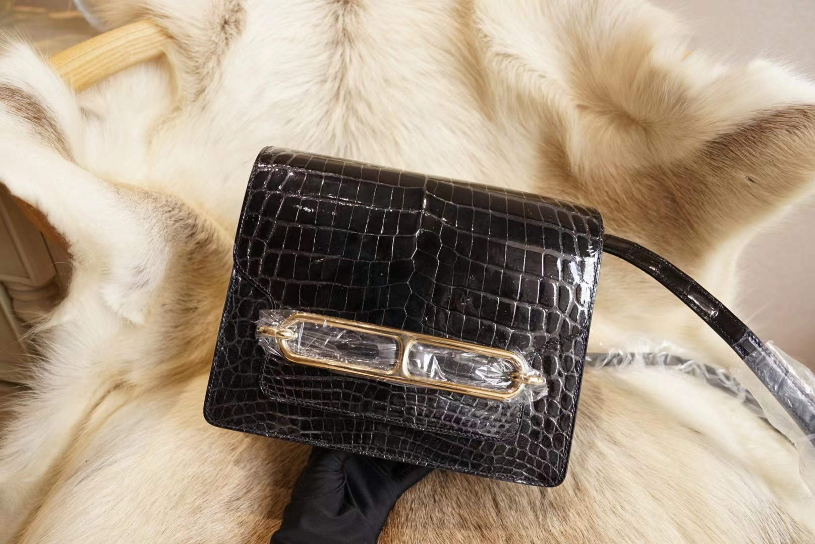 에르메스 Hermes Roulis 23 Shiny crocodile
