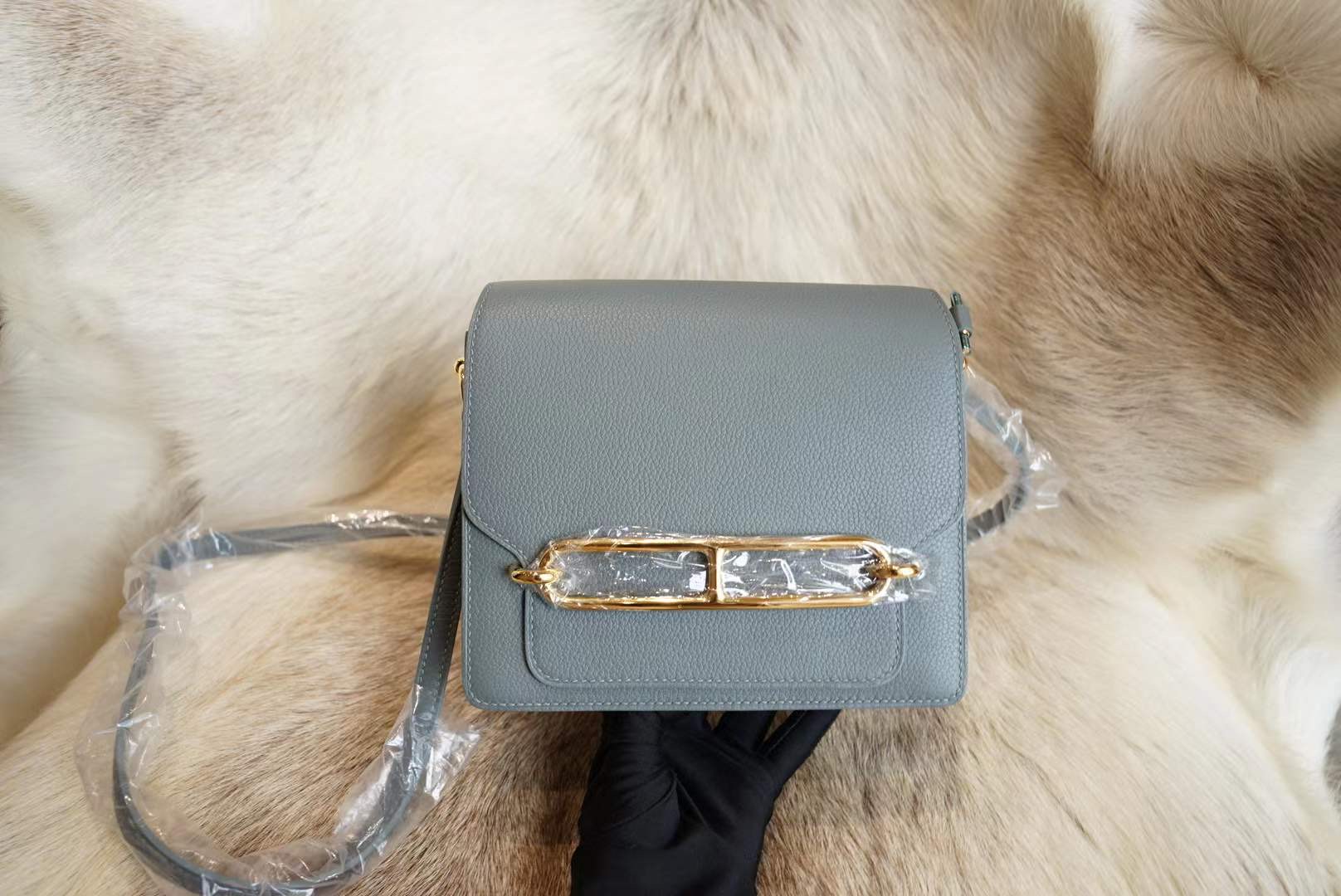 에르메스 Hermes Mini Roulis evercolor
