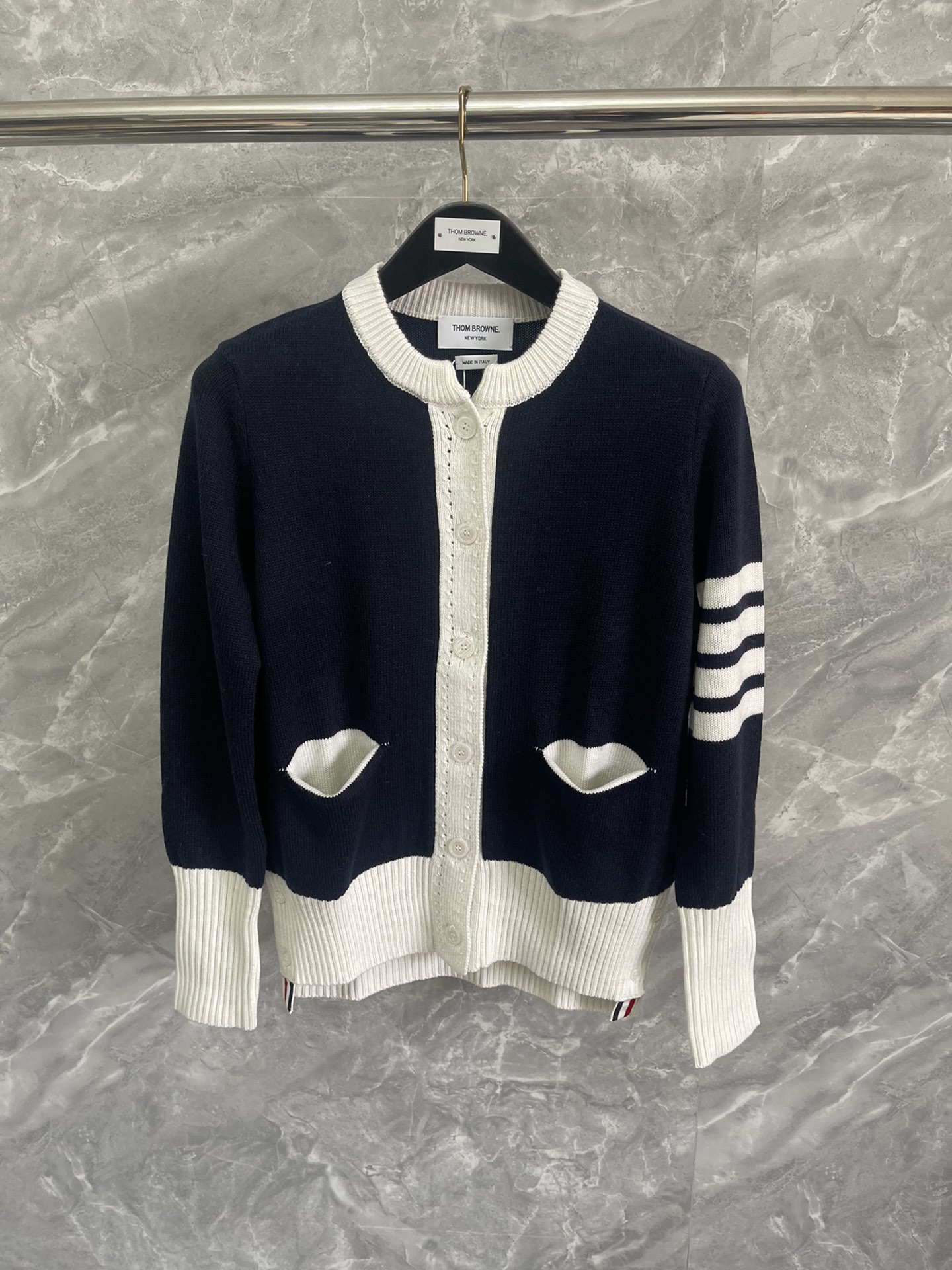 톰브라운 Thom Browne 가디건
