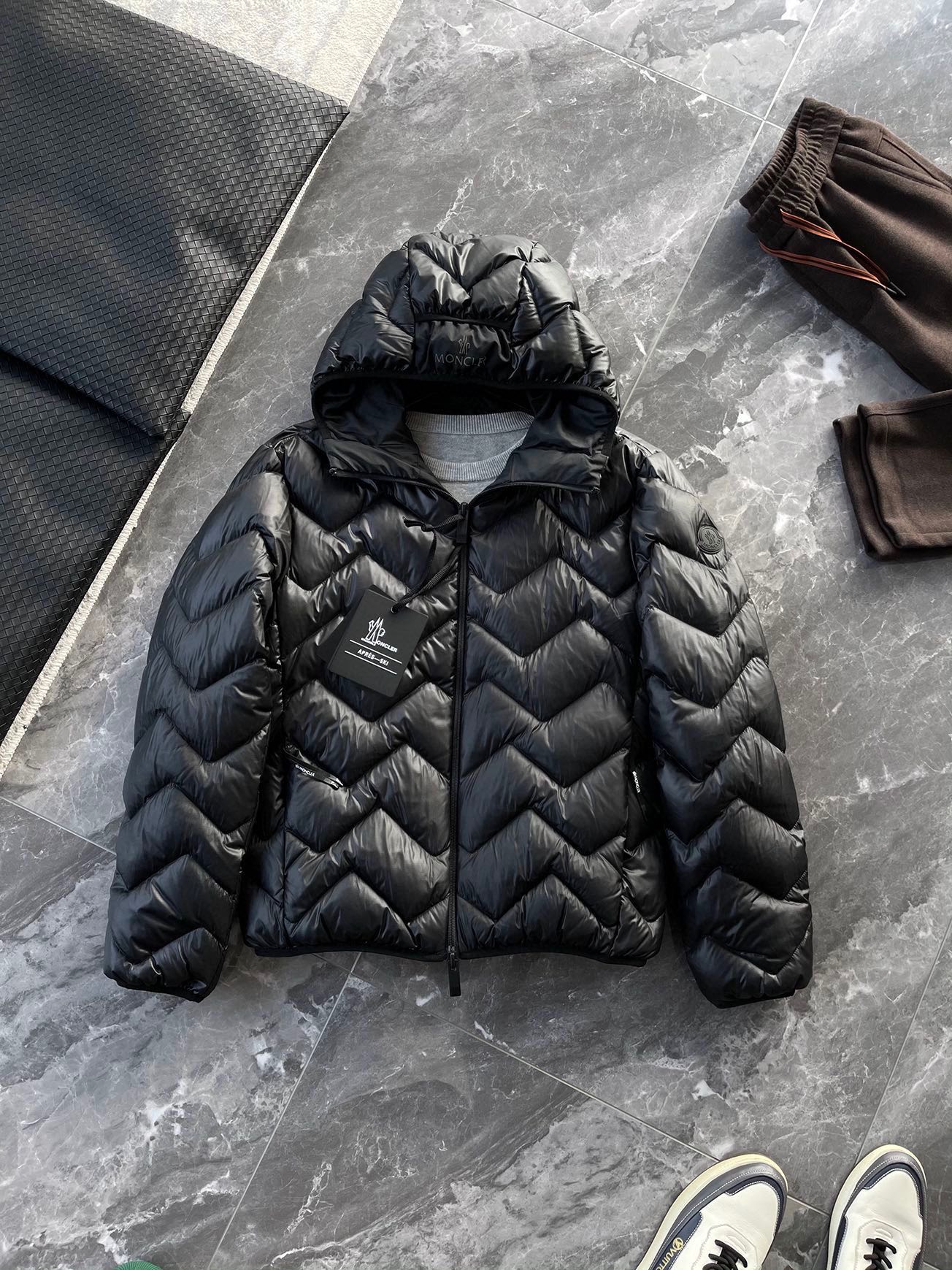 몽클레어 Moncler Loverq 패딩 재킷