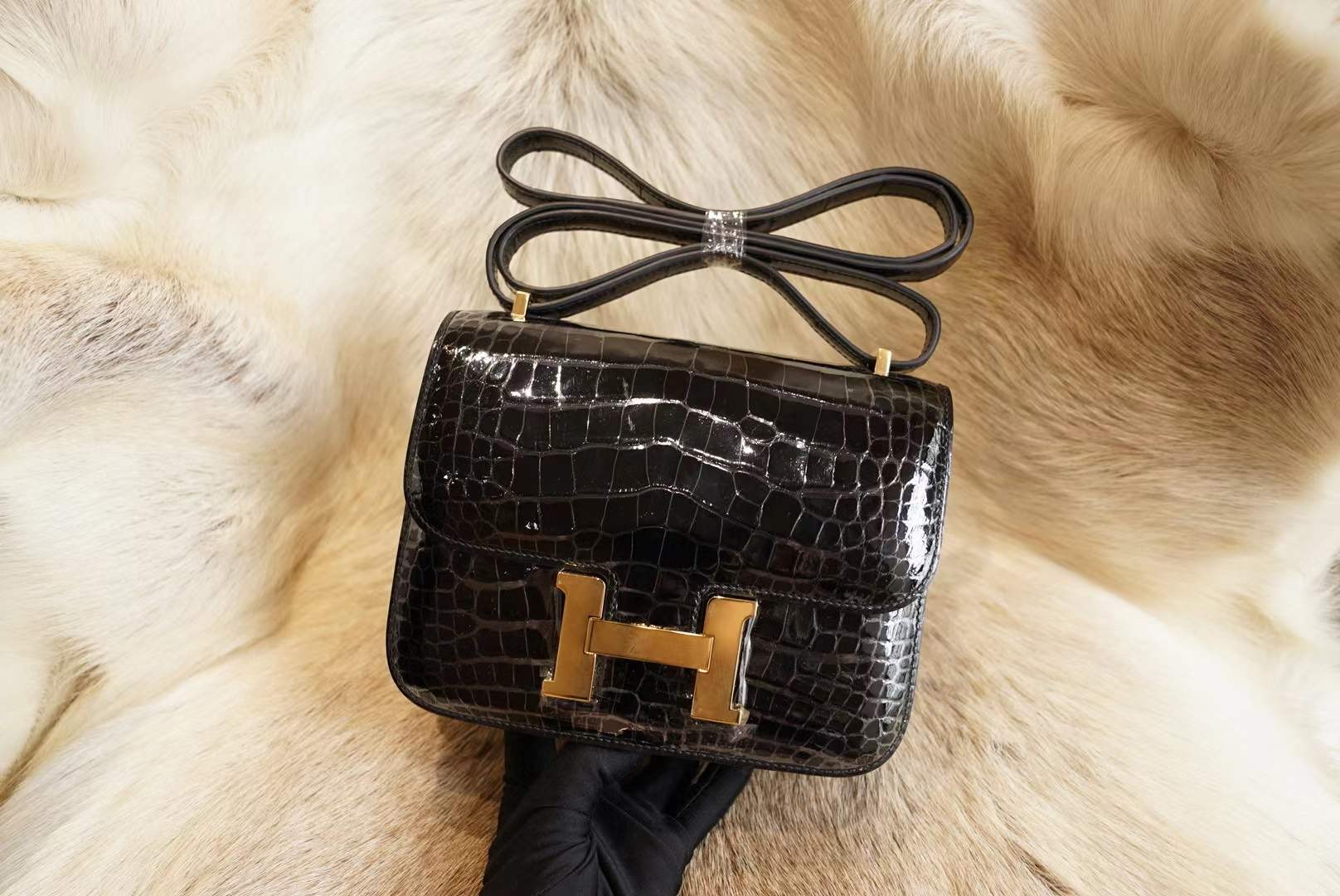 에르메스 Hermes Constance 19