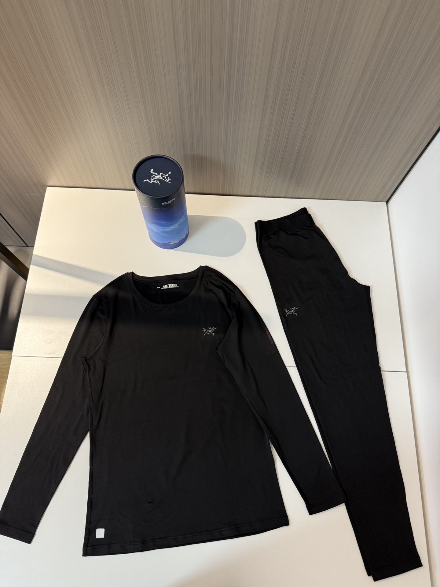 아크테릭스 ARC'TERYX 긴팔 티셔츠 바지세트