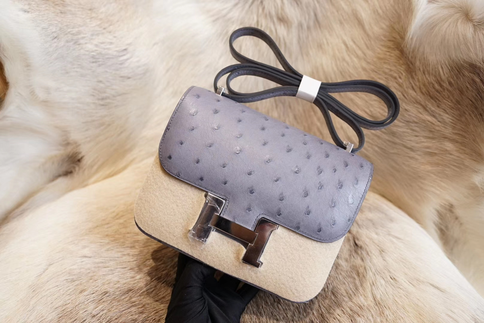 에르메스 Hermes Constance 19