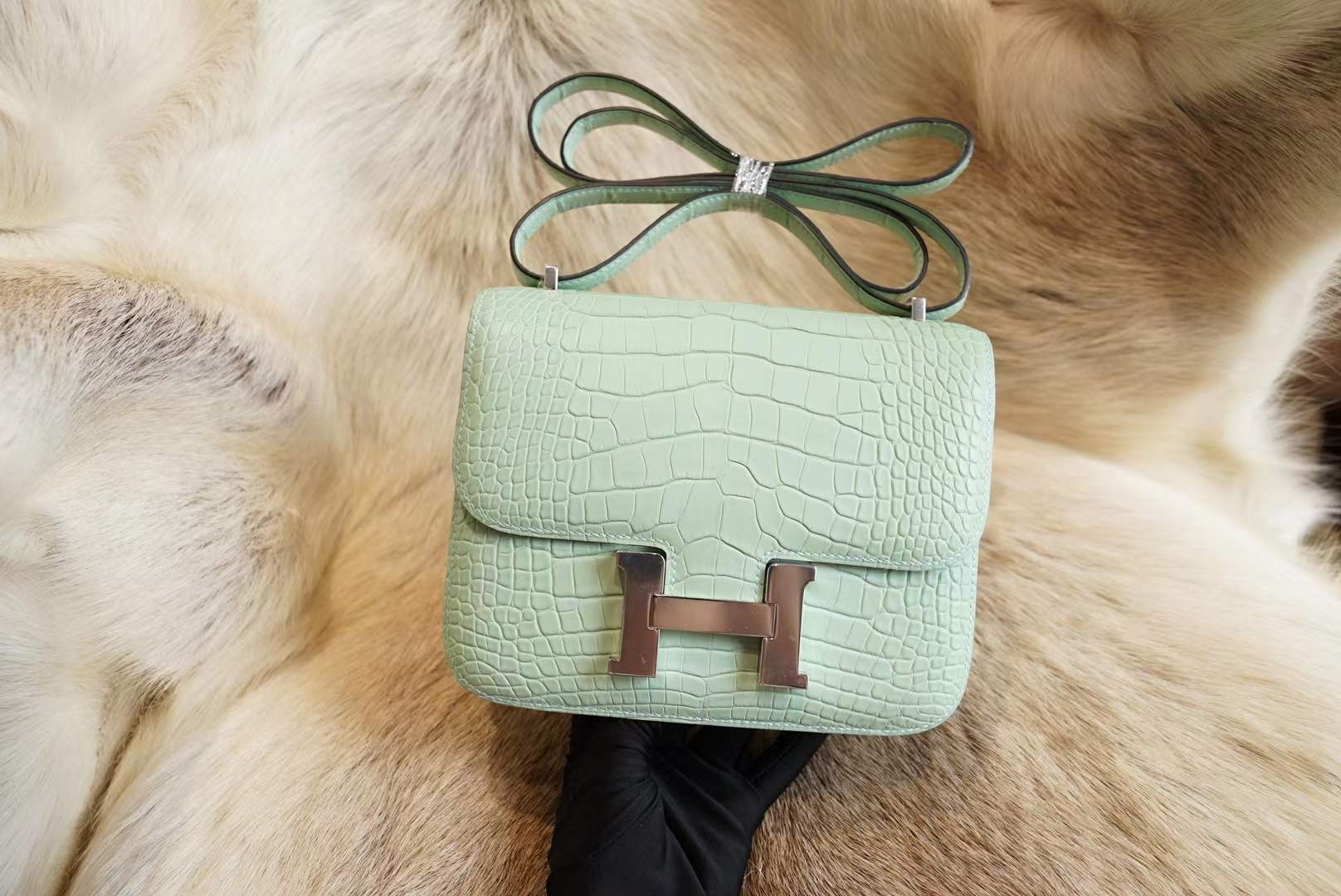 에르메스 Hermes Constance 19