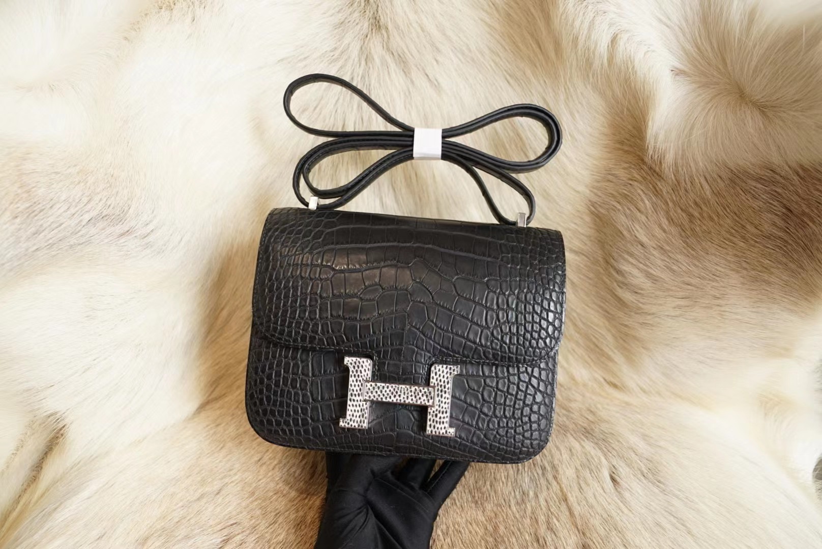 에르메스 Hermes Constance 19