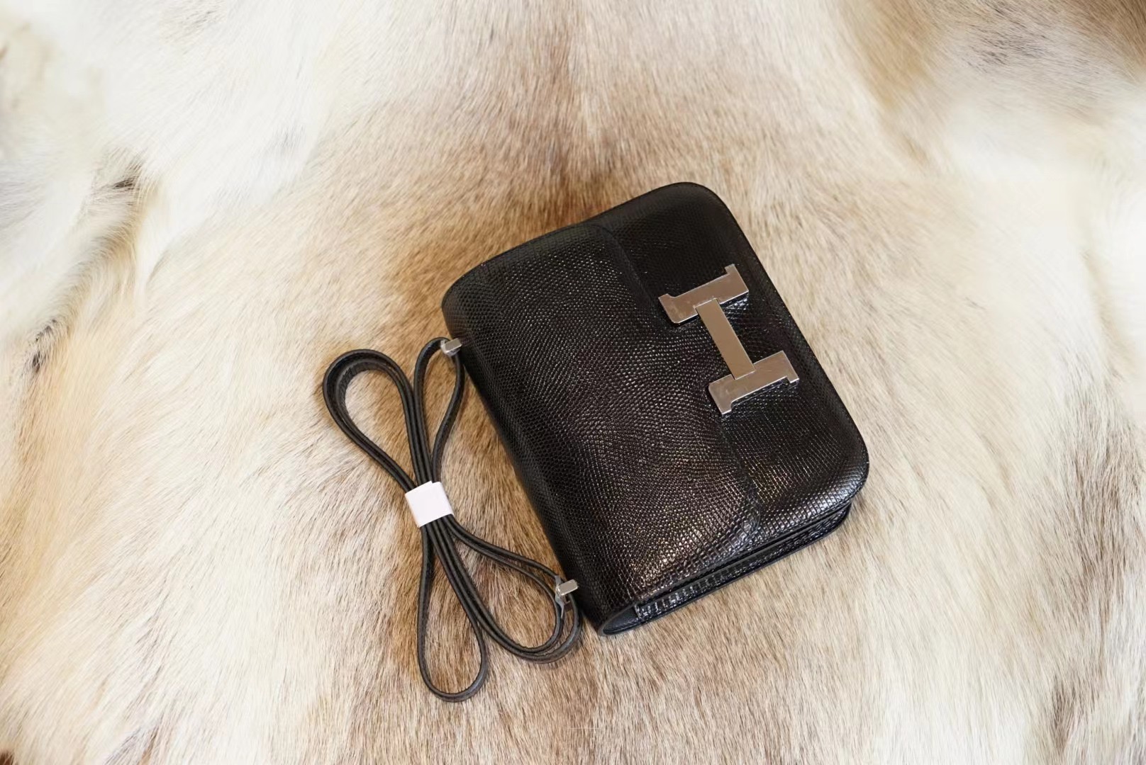 에르메스 Hermes Constance 19