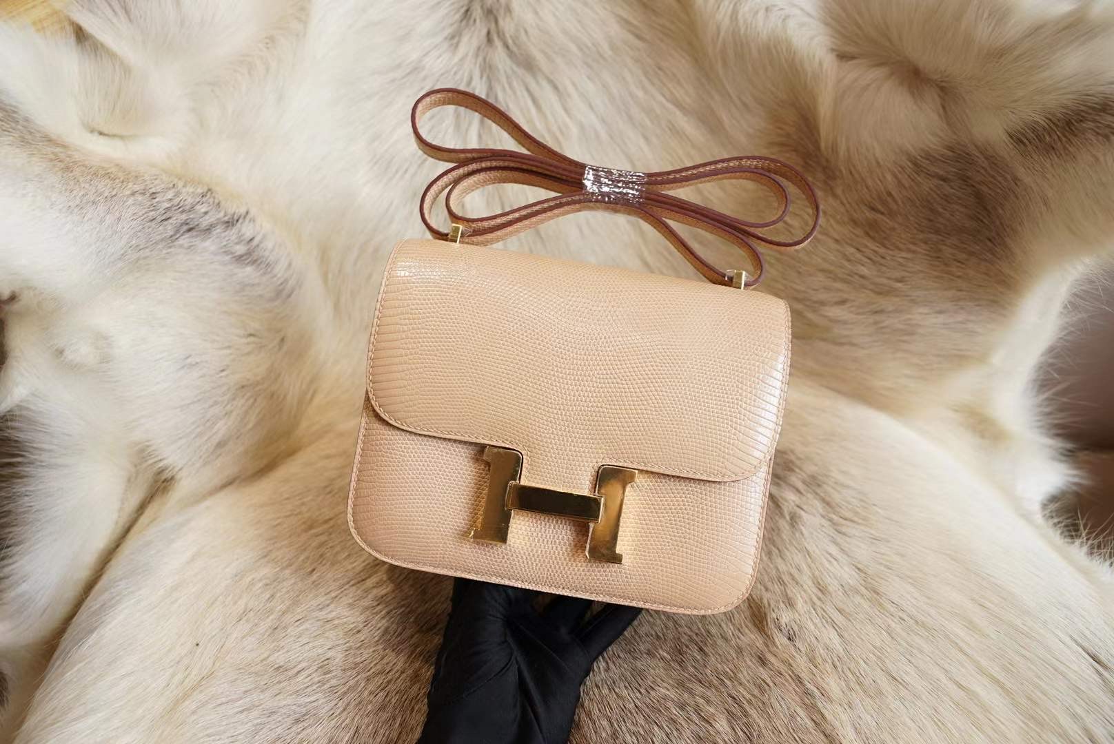 에르메스 Hermes Constance 19