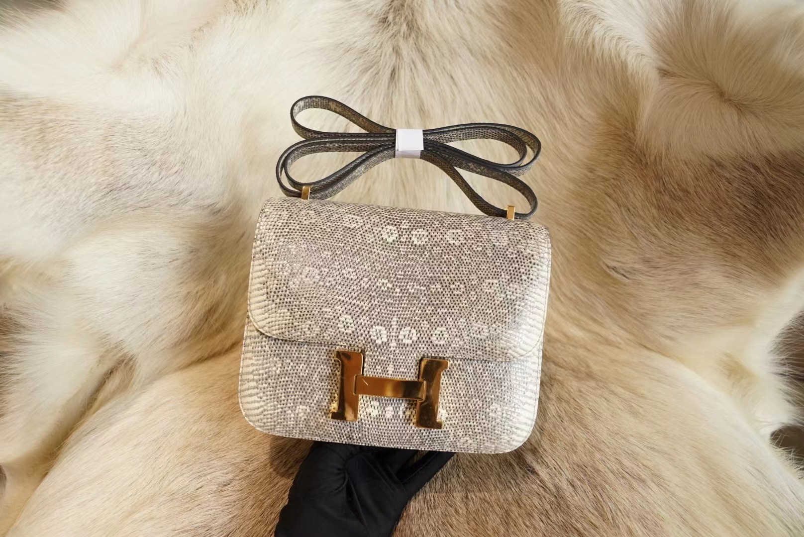 에르메스 Hermes Constance 19