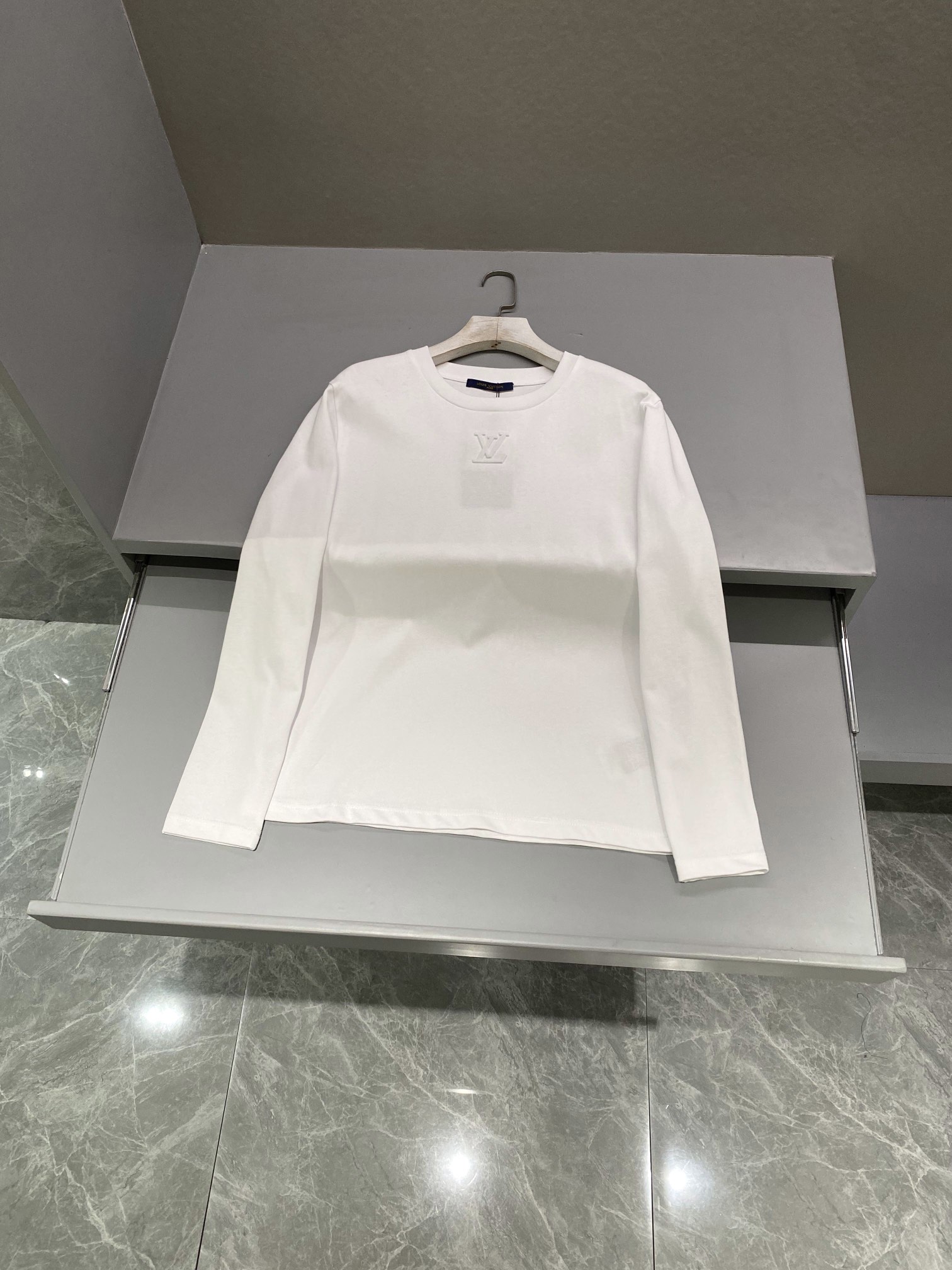 루이비통 Louis Vuitton 긴팔 티셔츠