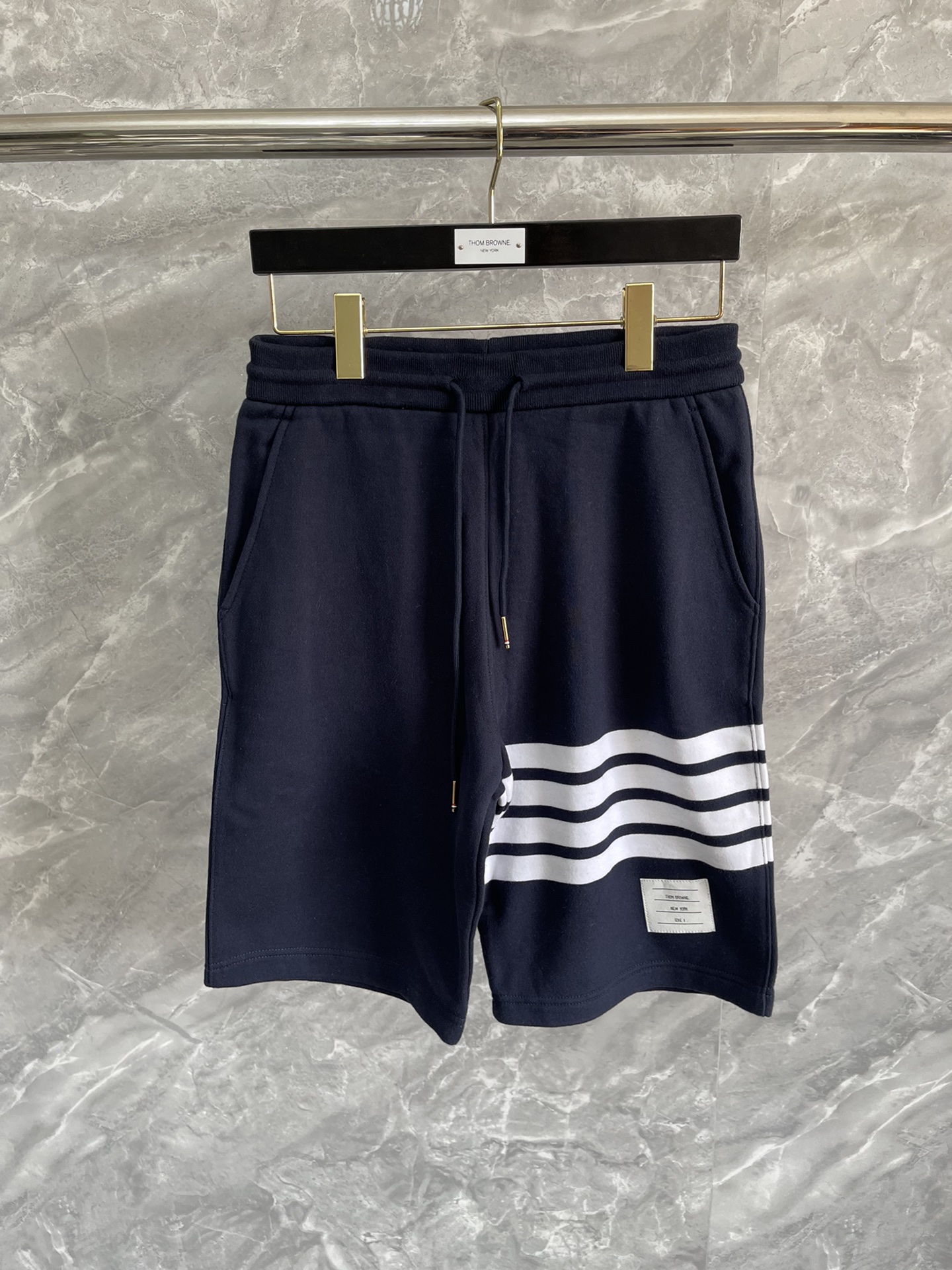 톰브라운 Thom Browne 반바지