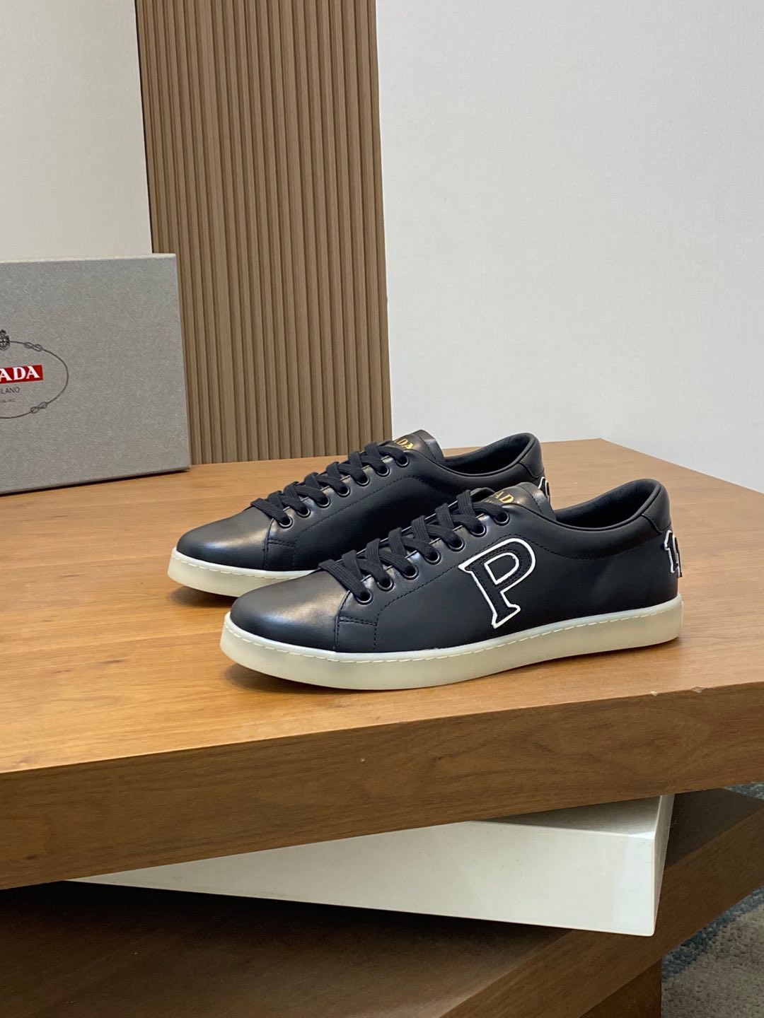 프라다 Prada 스니커즈