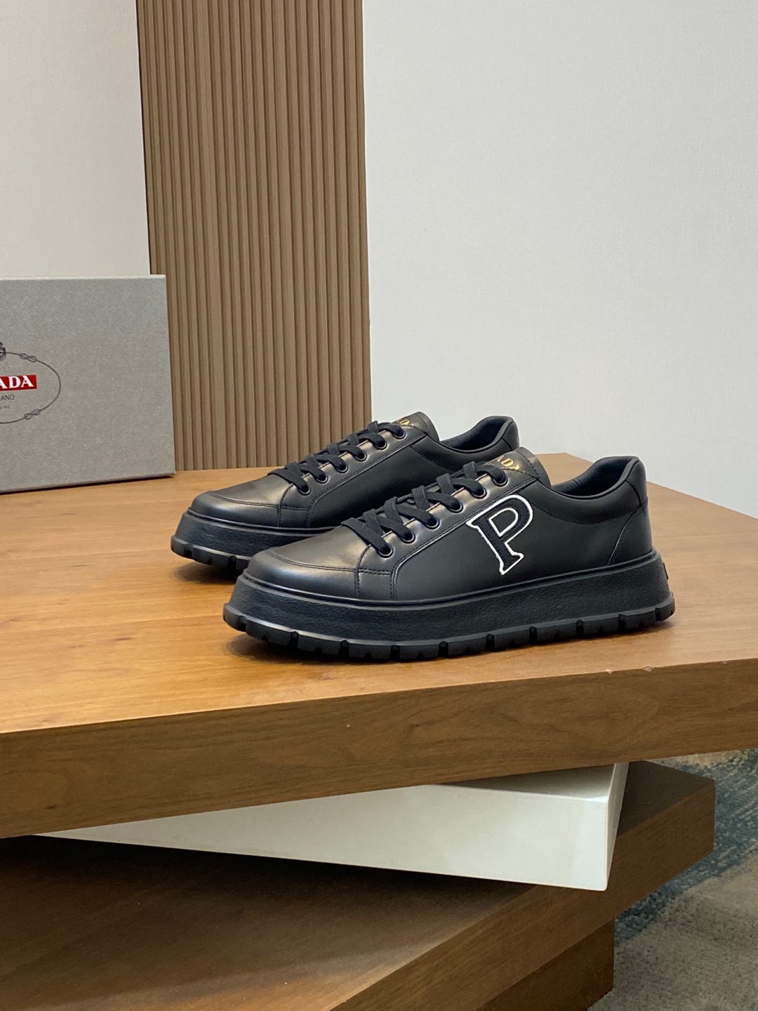 프라다 Prada 스니커즈