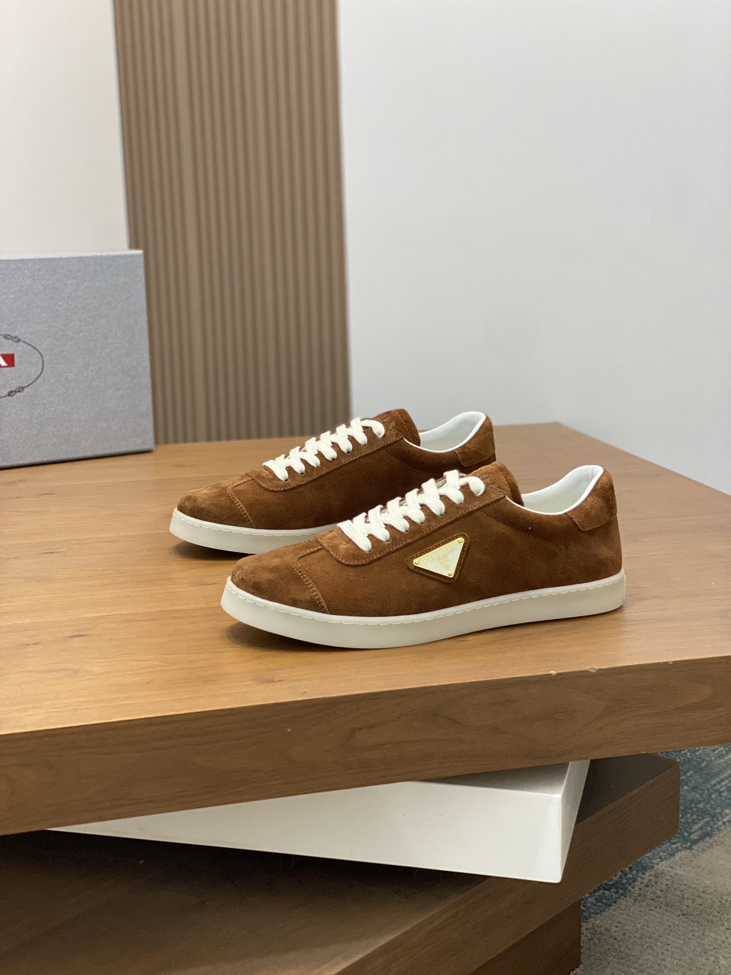 프라다 Prada 스니커즈