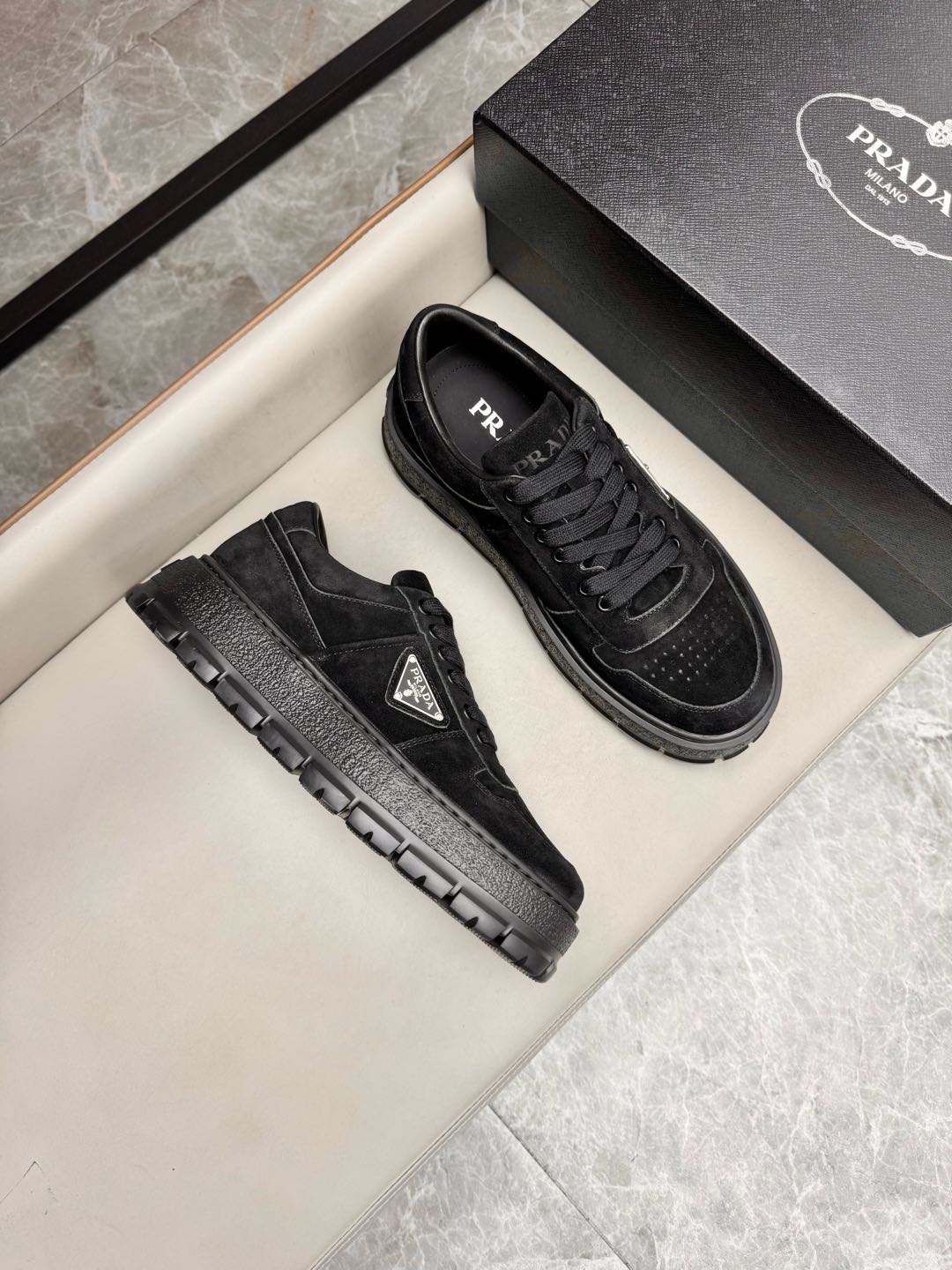 프라다 Prada 스니커즈