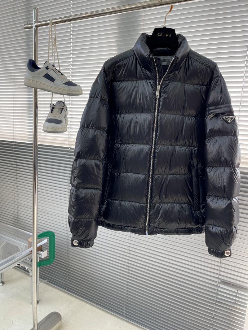 프라다 Prada 패딩.