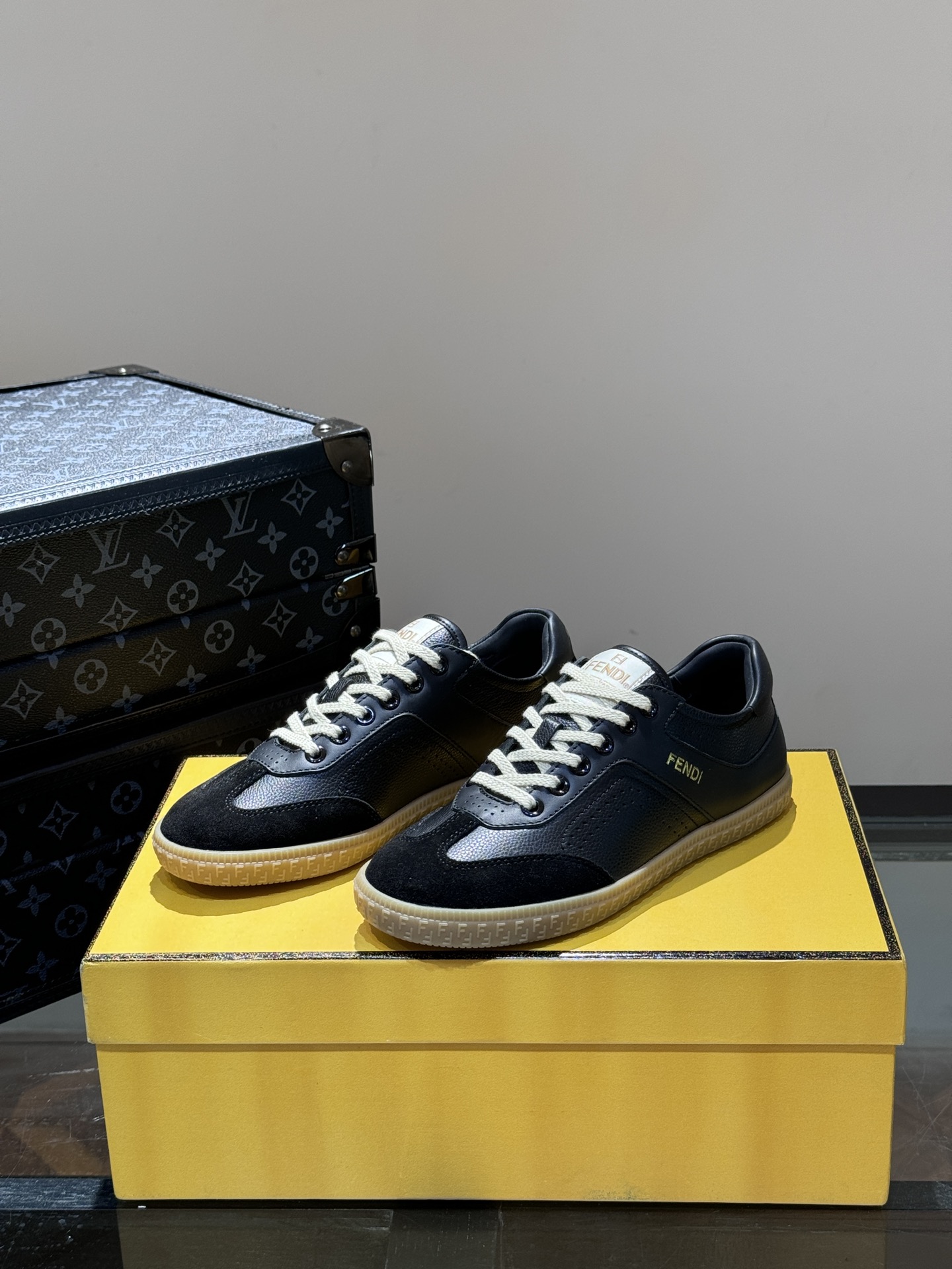 펜디 FENDI 스니커즈