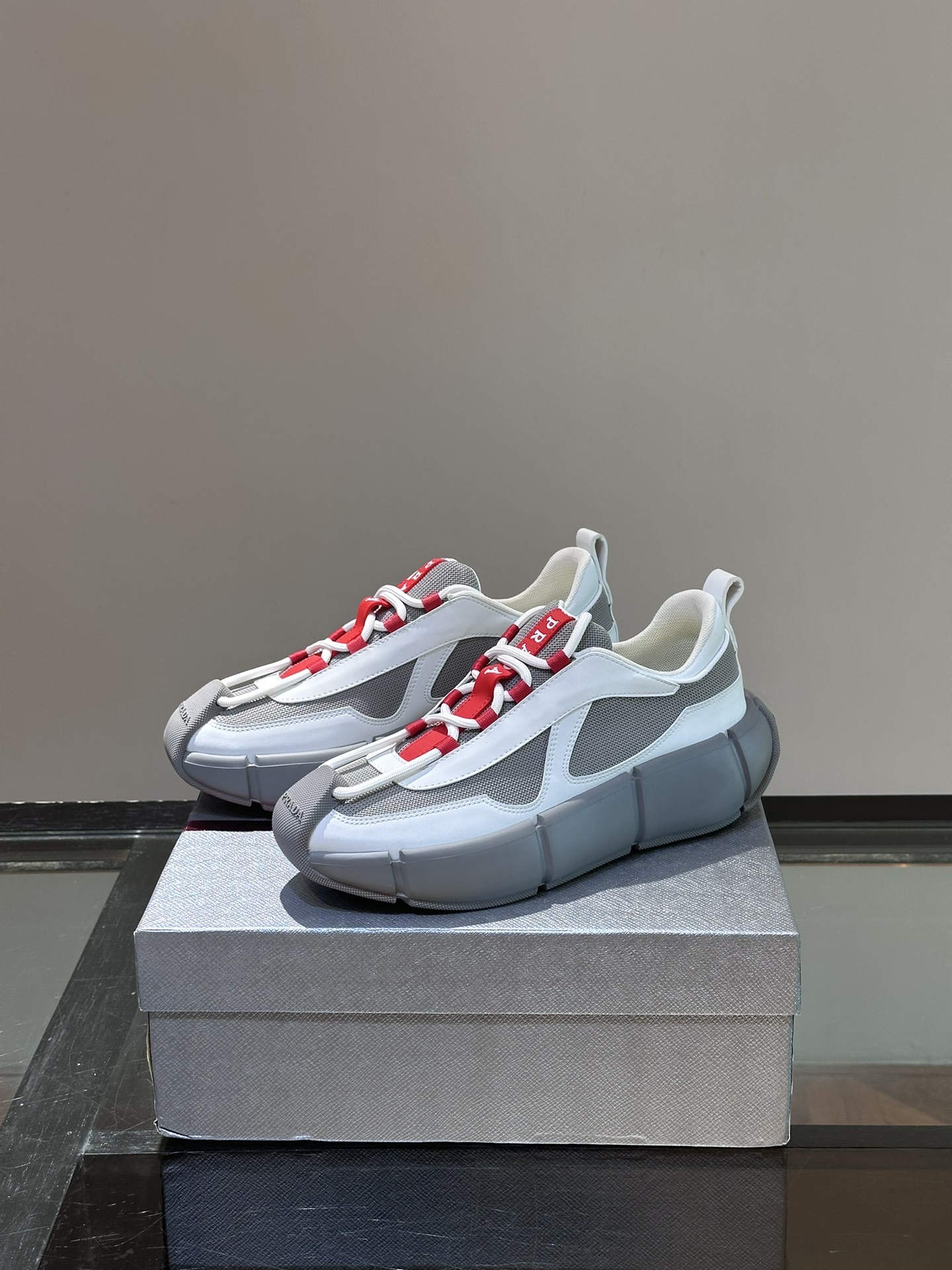 프라다 Prada 스니커즈