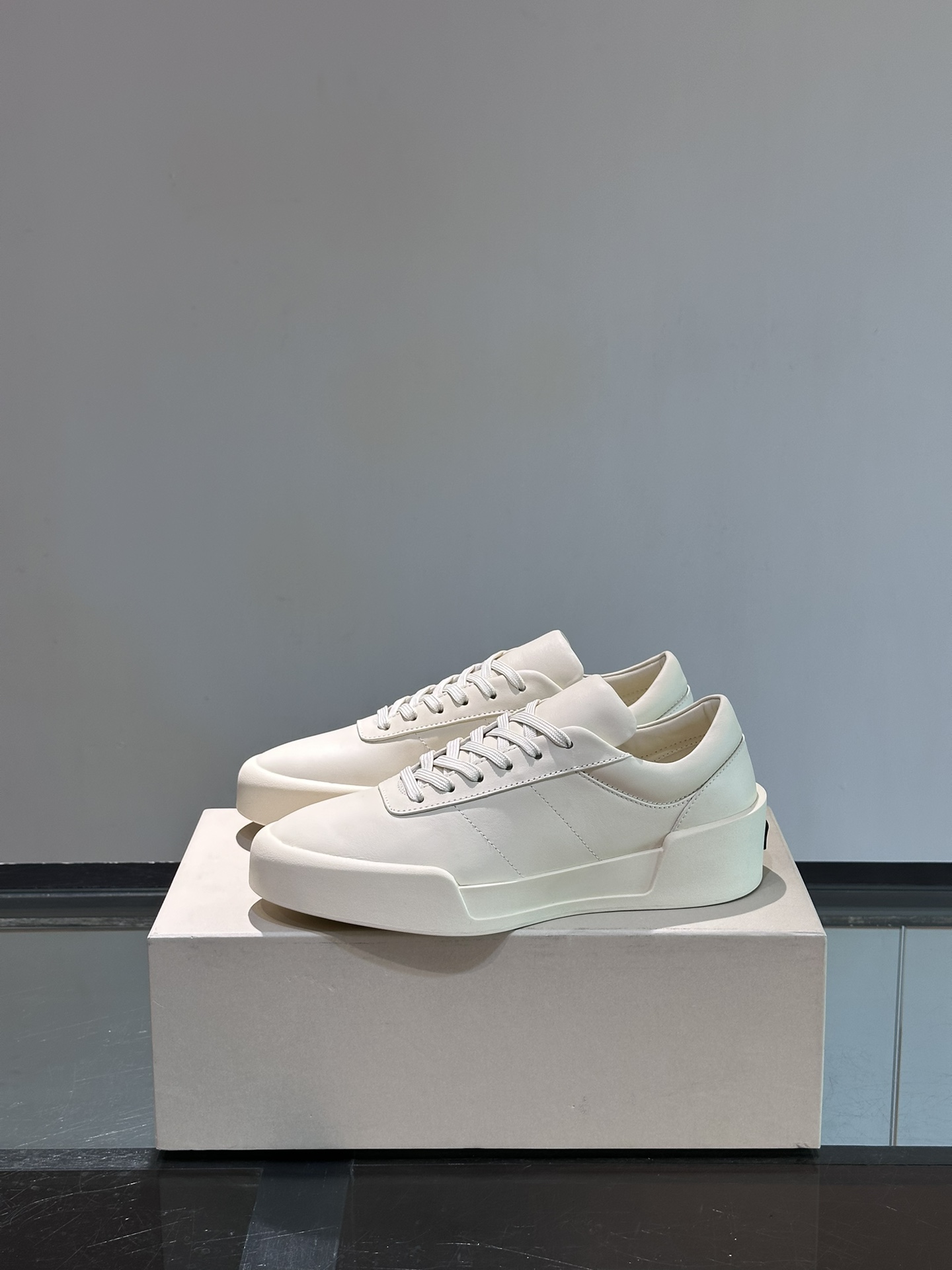 발렌시아가 adidas ✖ fog 스니커즈