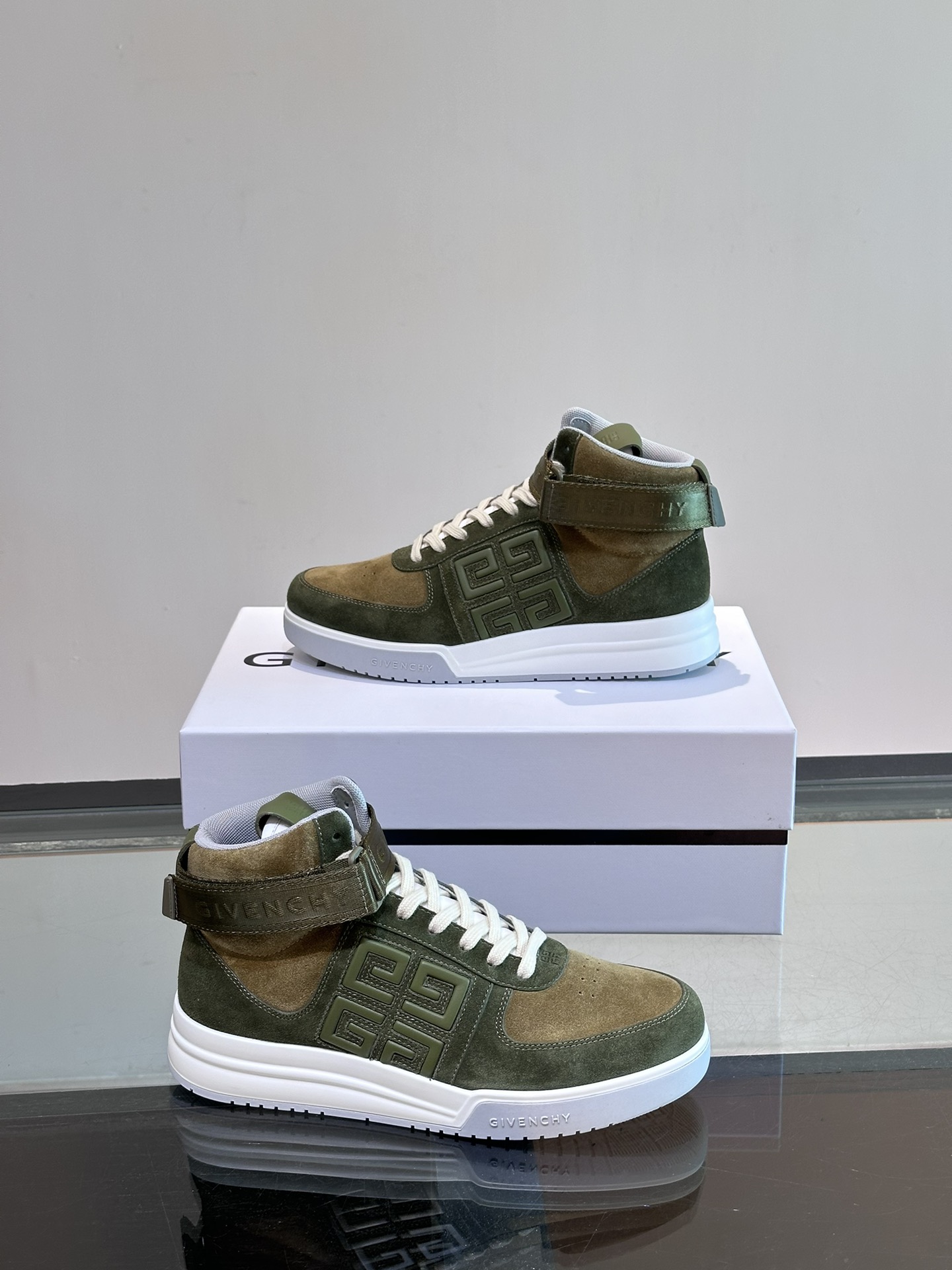 지방시 Givenchy 스니커즈