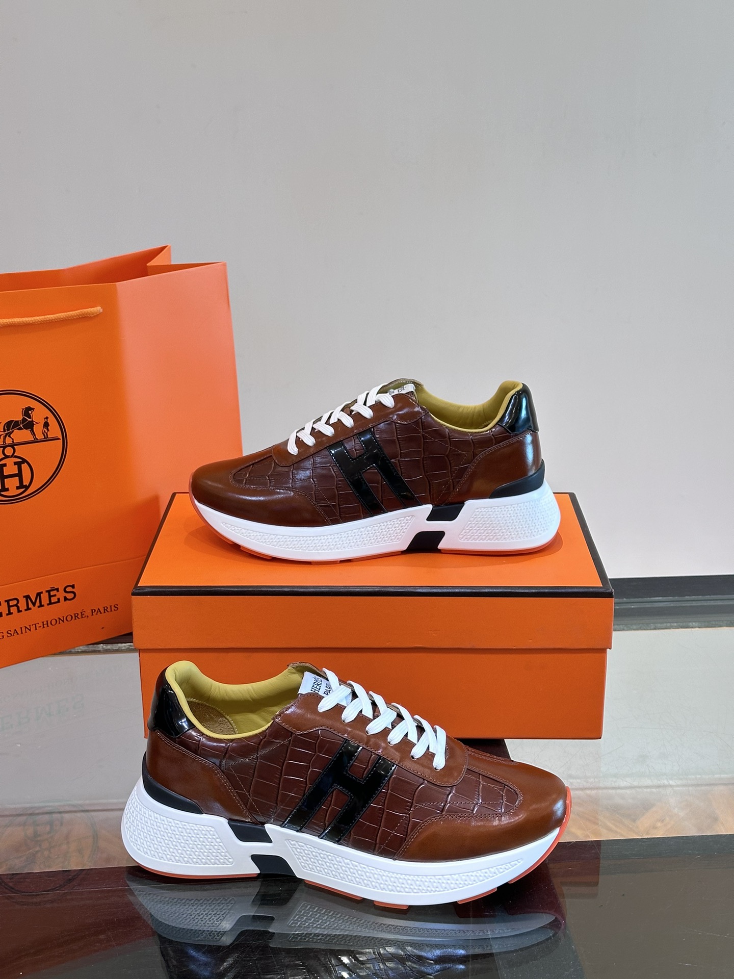 에르메스 Hermes 스니커즈