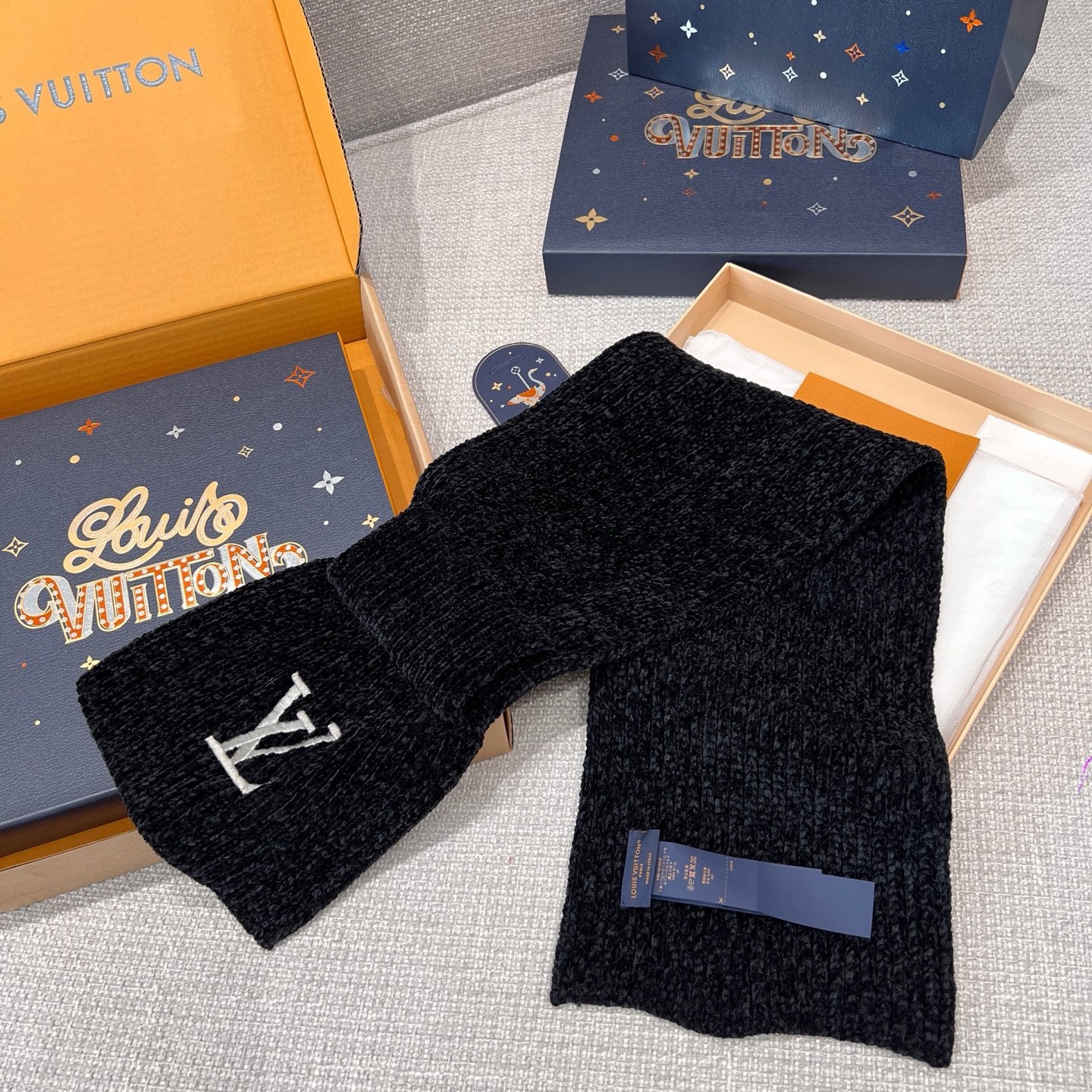 루이비통 Louis Vuitton Mini Comfy  스카프 70×13CM