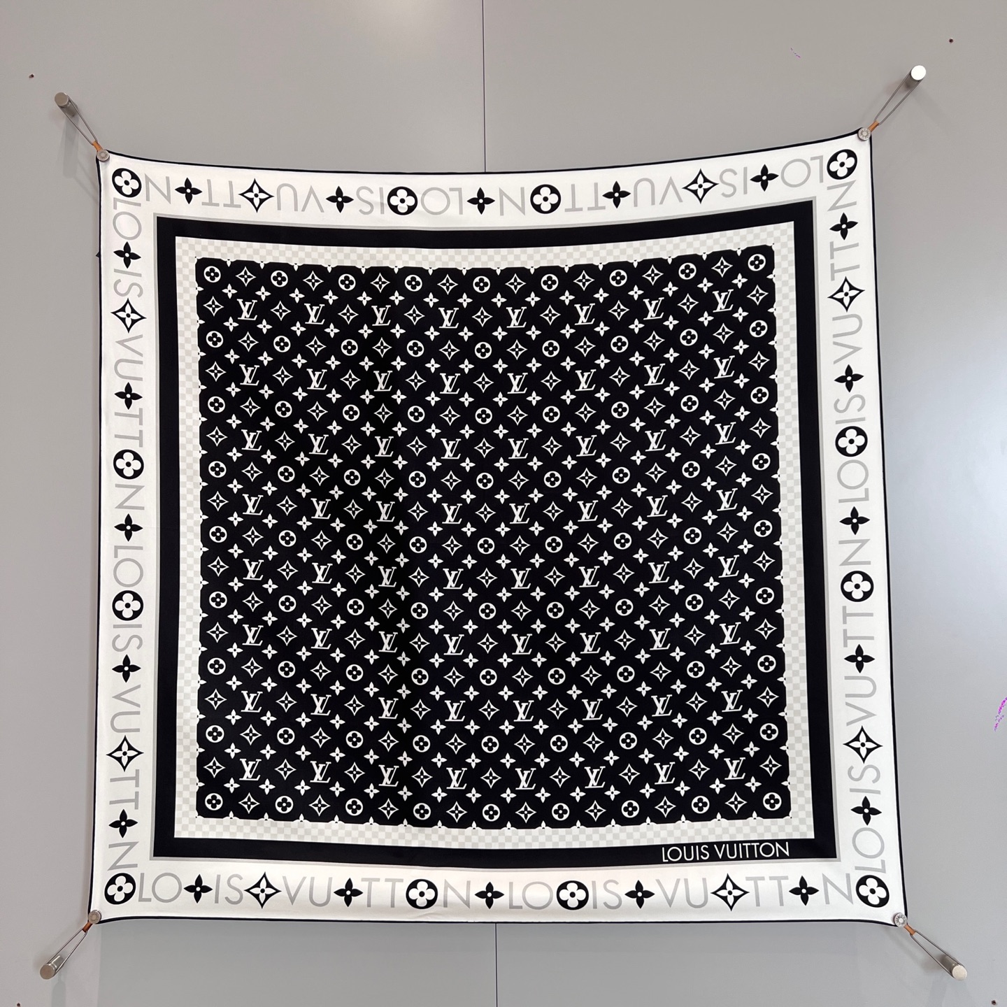 루이비통 Louis Vuitton M79893 스커프 90×90cm