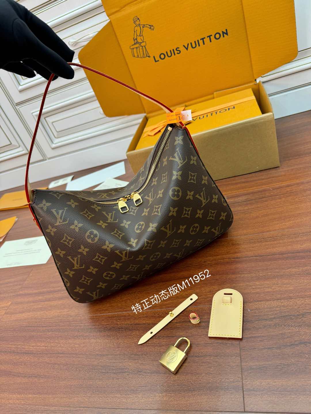 루이비통 Louis Vuitton M11952 Slouchy PM Monogram