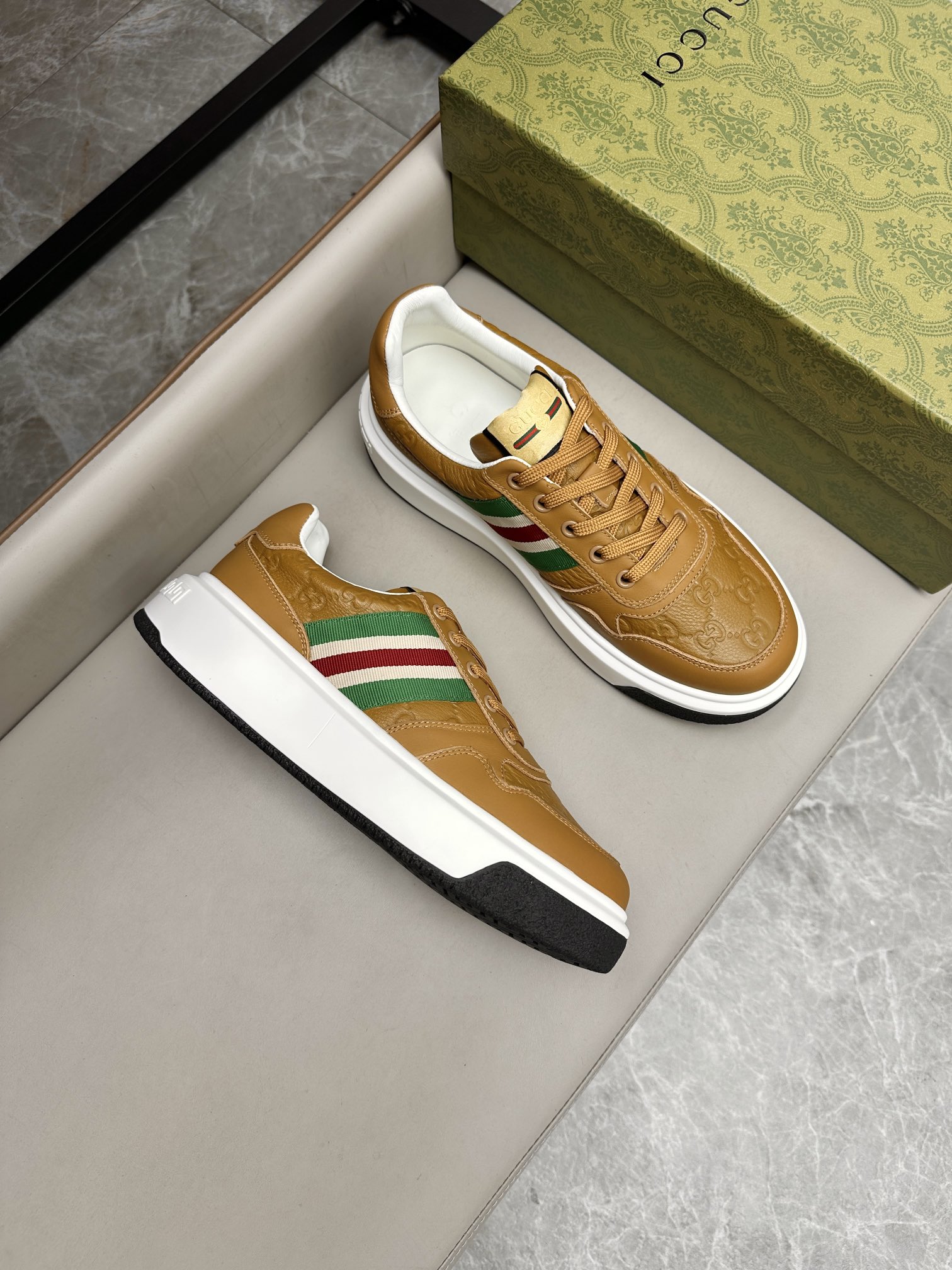 구찌 Gucci 스니커즈