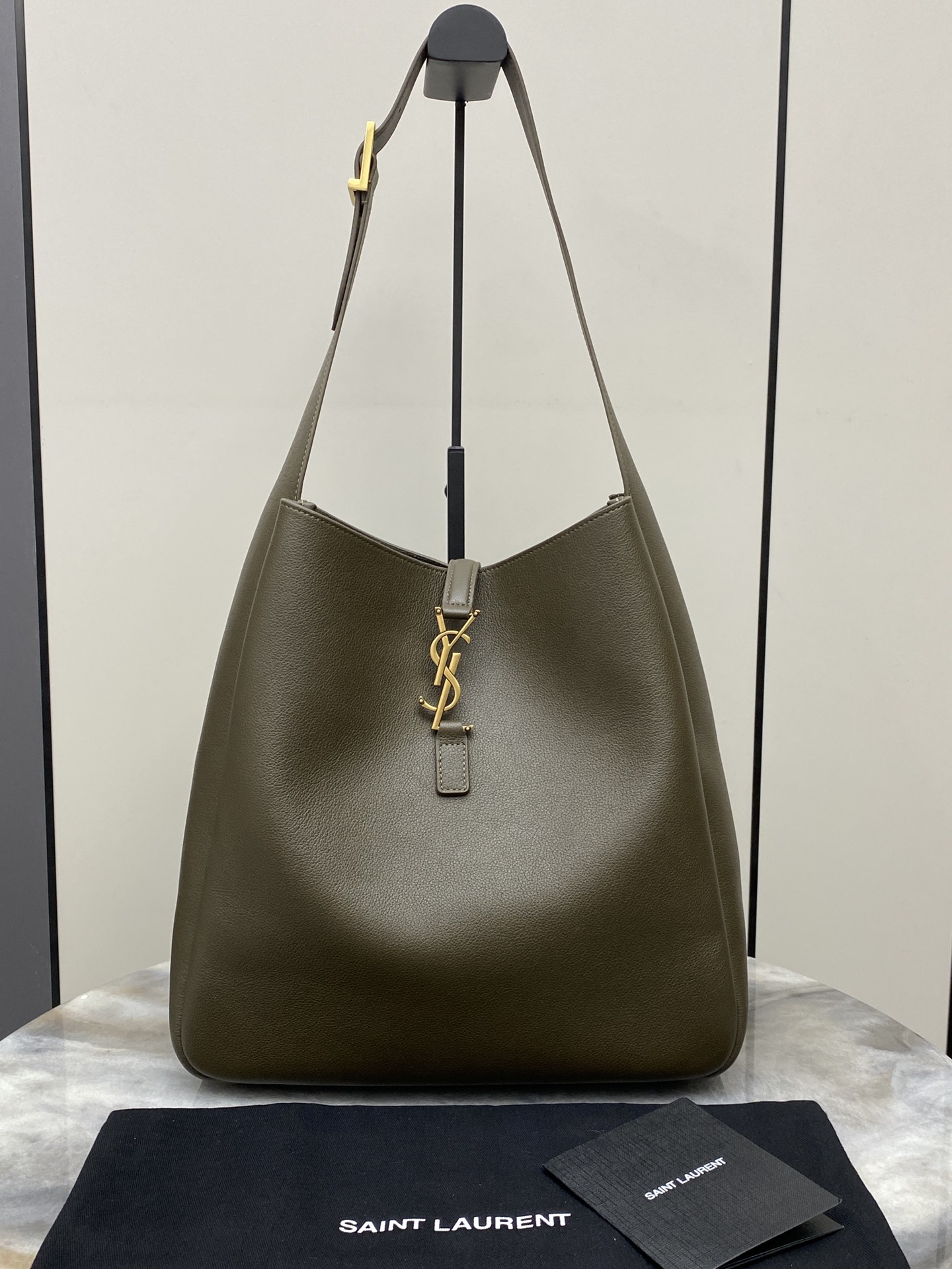 생로랑 Saint laurent/YSL 753837 Le 5 A 7 Supple Large in Grained Leather Strong Moss 30cm