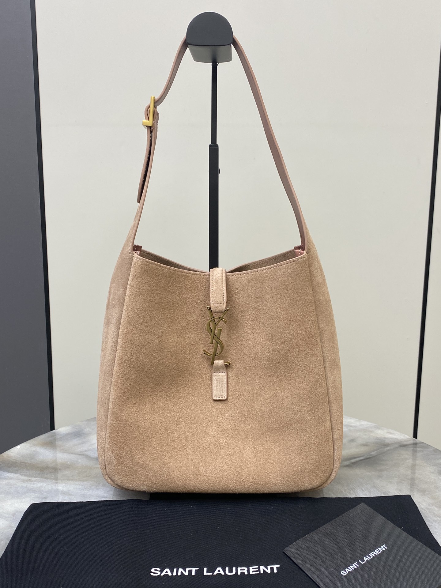 생로랑 Saint laurent/YSL 713938 Le 5 A 7 Supple Small in Suede Barely Pink 23cm