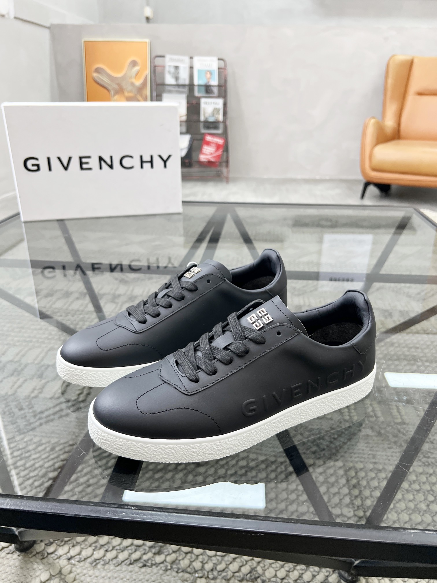 지방시 Givenchy 스니커즈