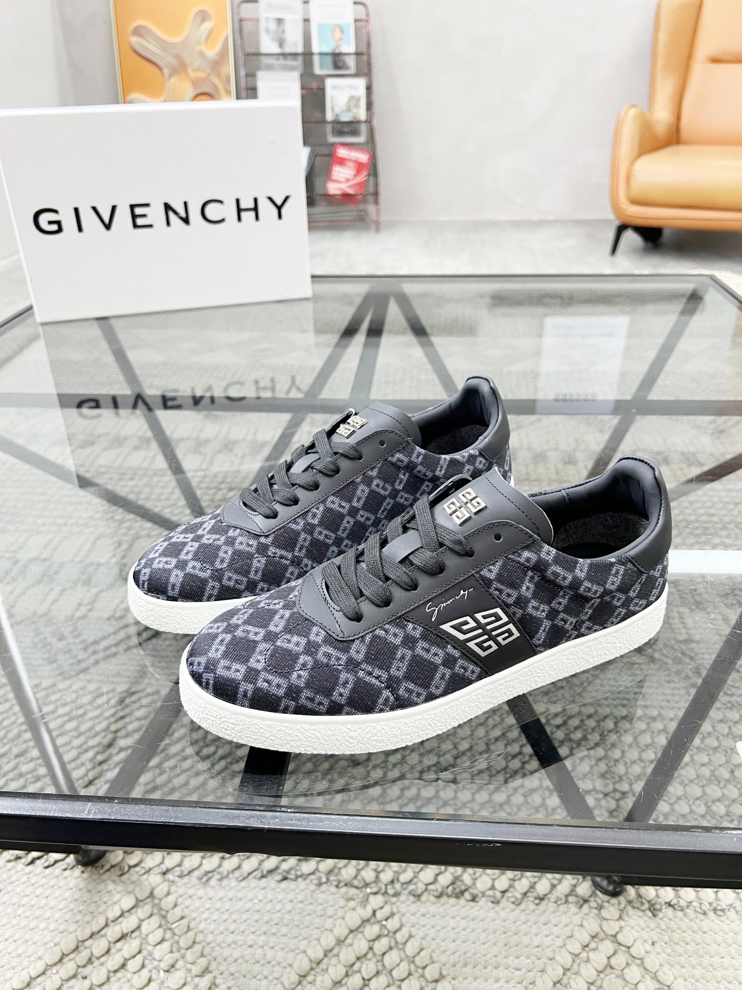 지방시 Givenchy 스니커즈