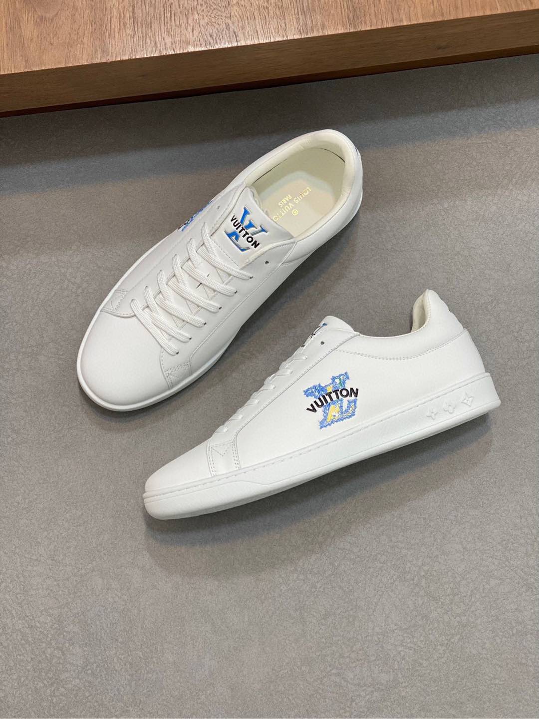 루이비통 Louis Vuitton 스니커즈