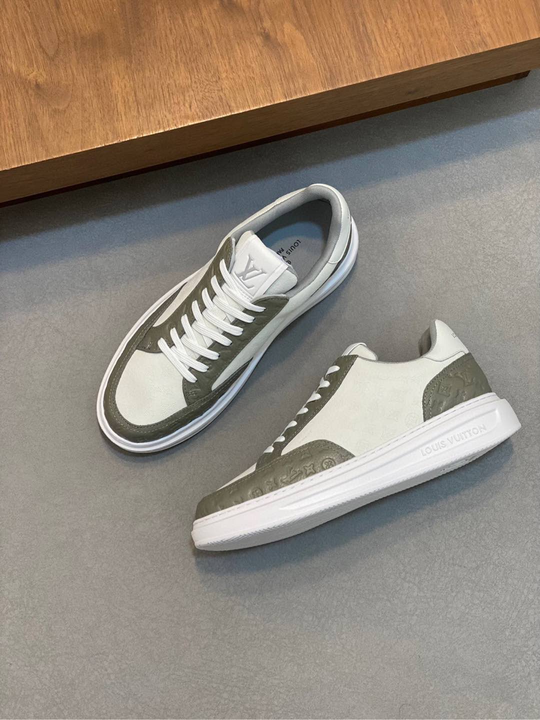 루이비통 Louis Vuitton 스니커즈