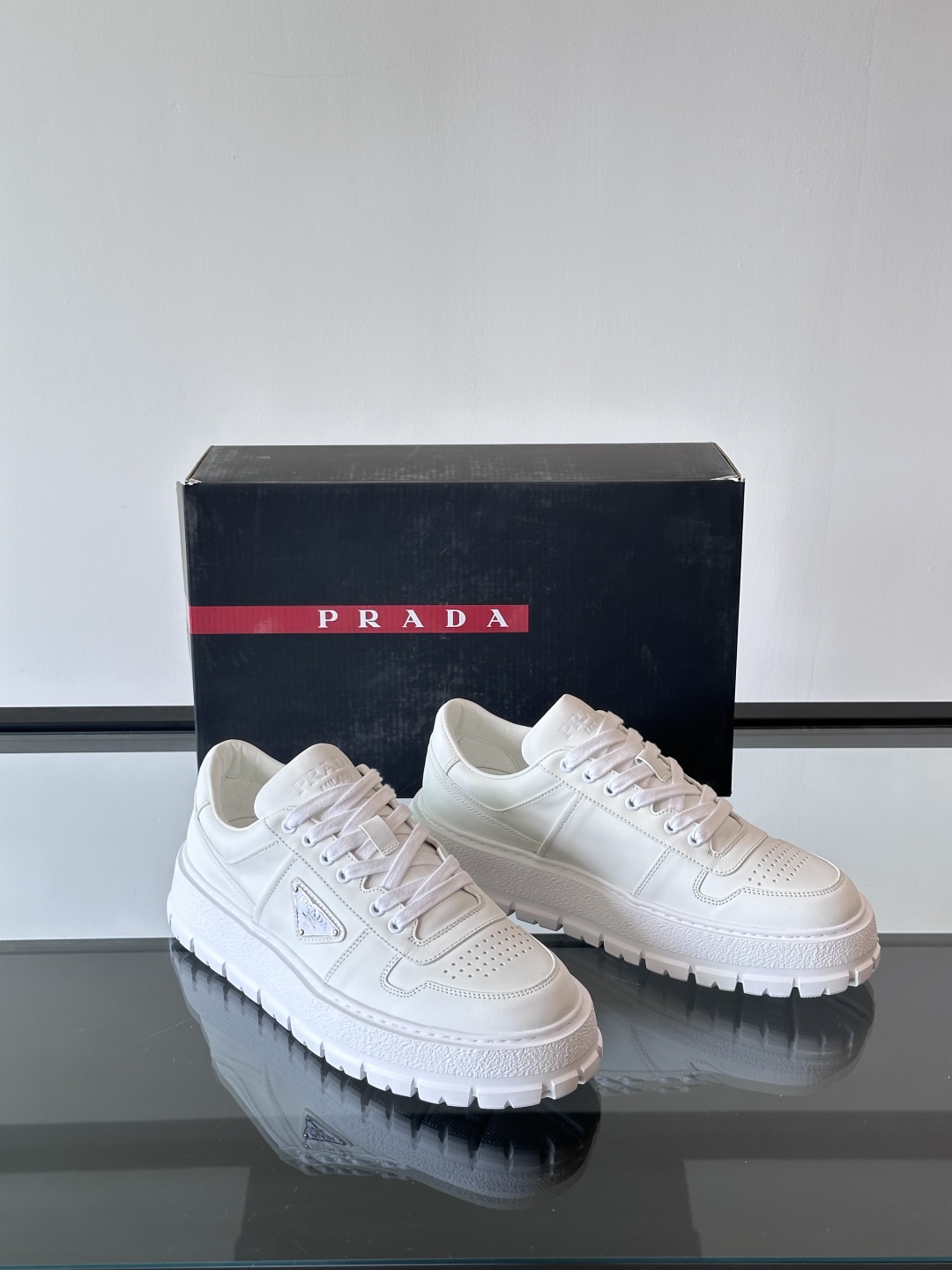 프라다 Prada 스니커즈