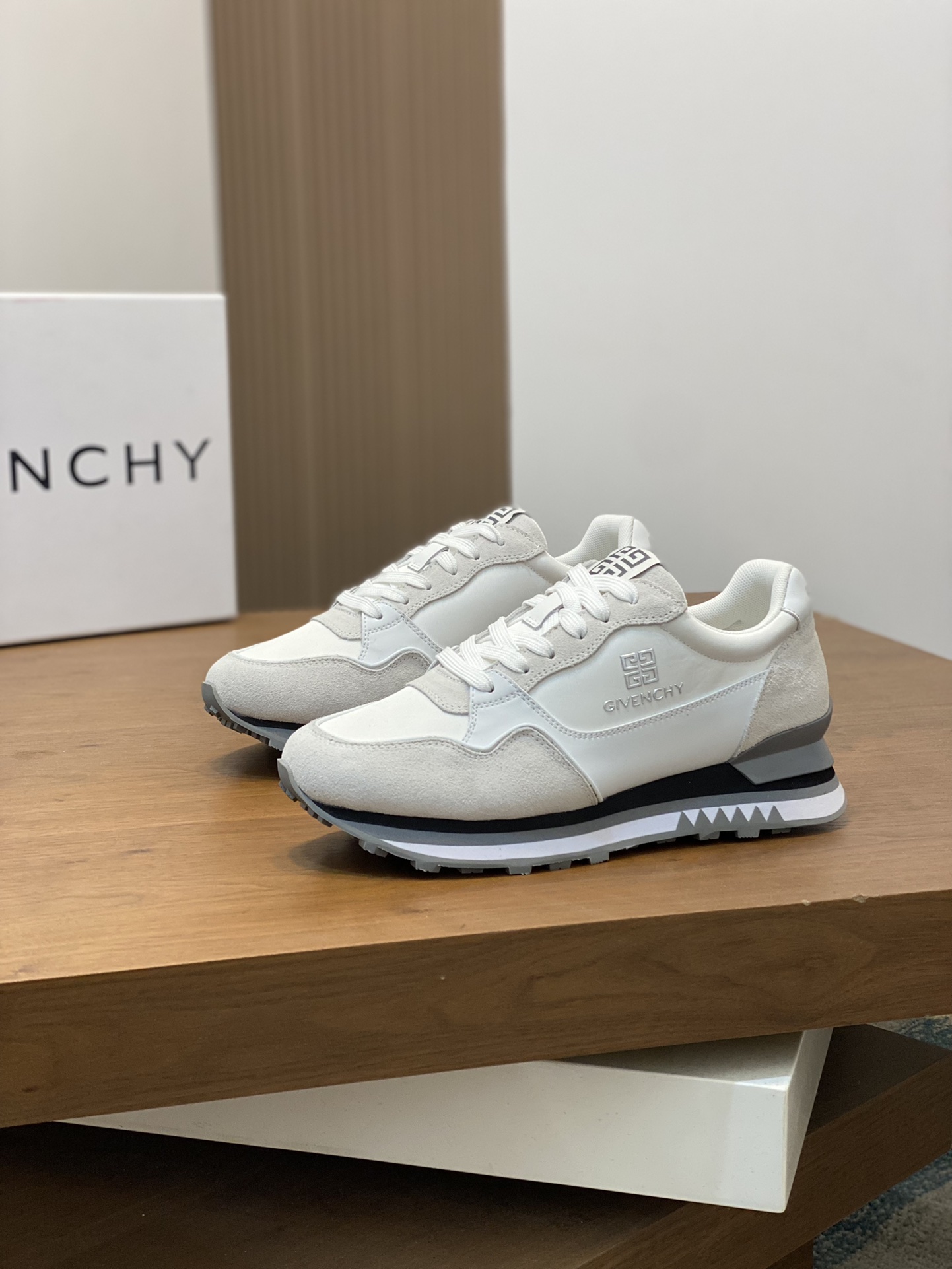 지방시 Givenchy 스니커즈