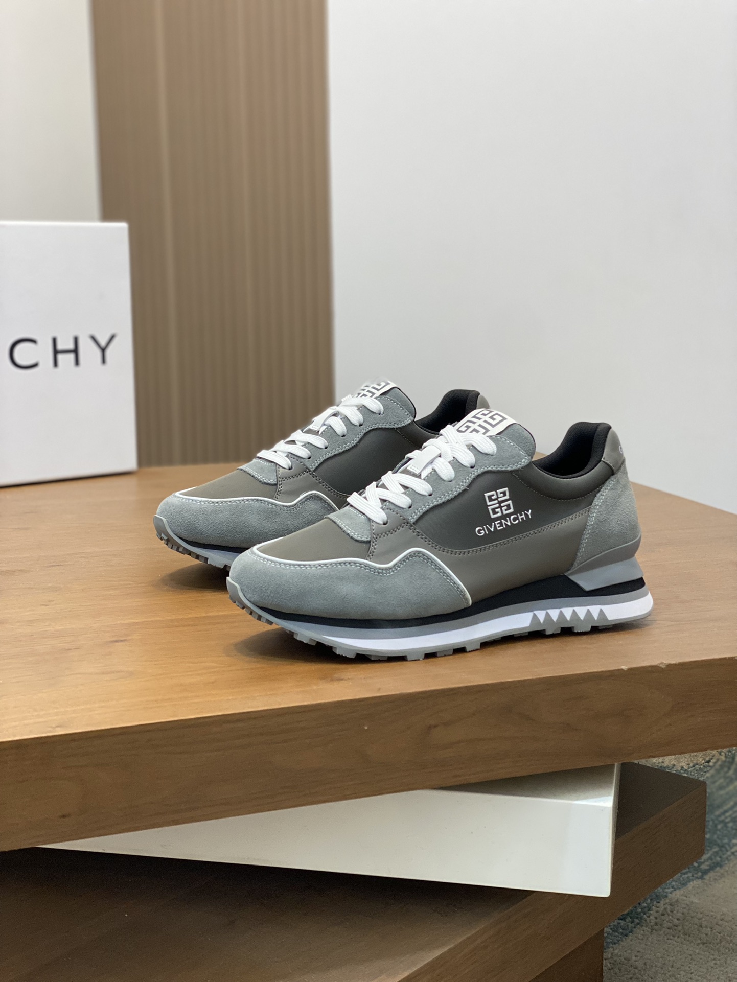 지방시 Givenchy 스니커즈